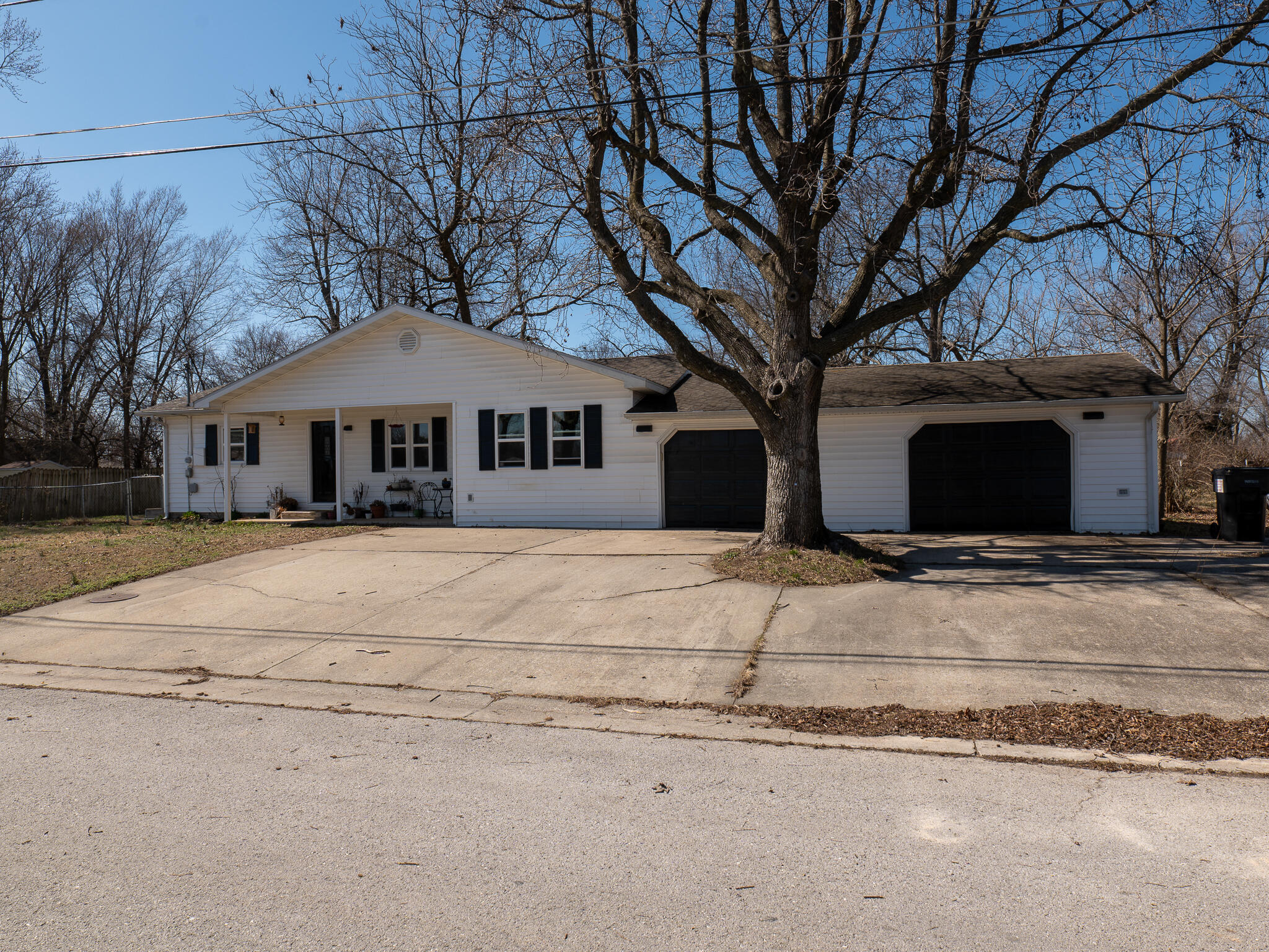 211 North Rechow Property Photo