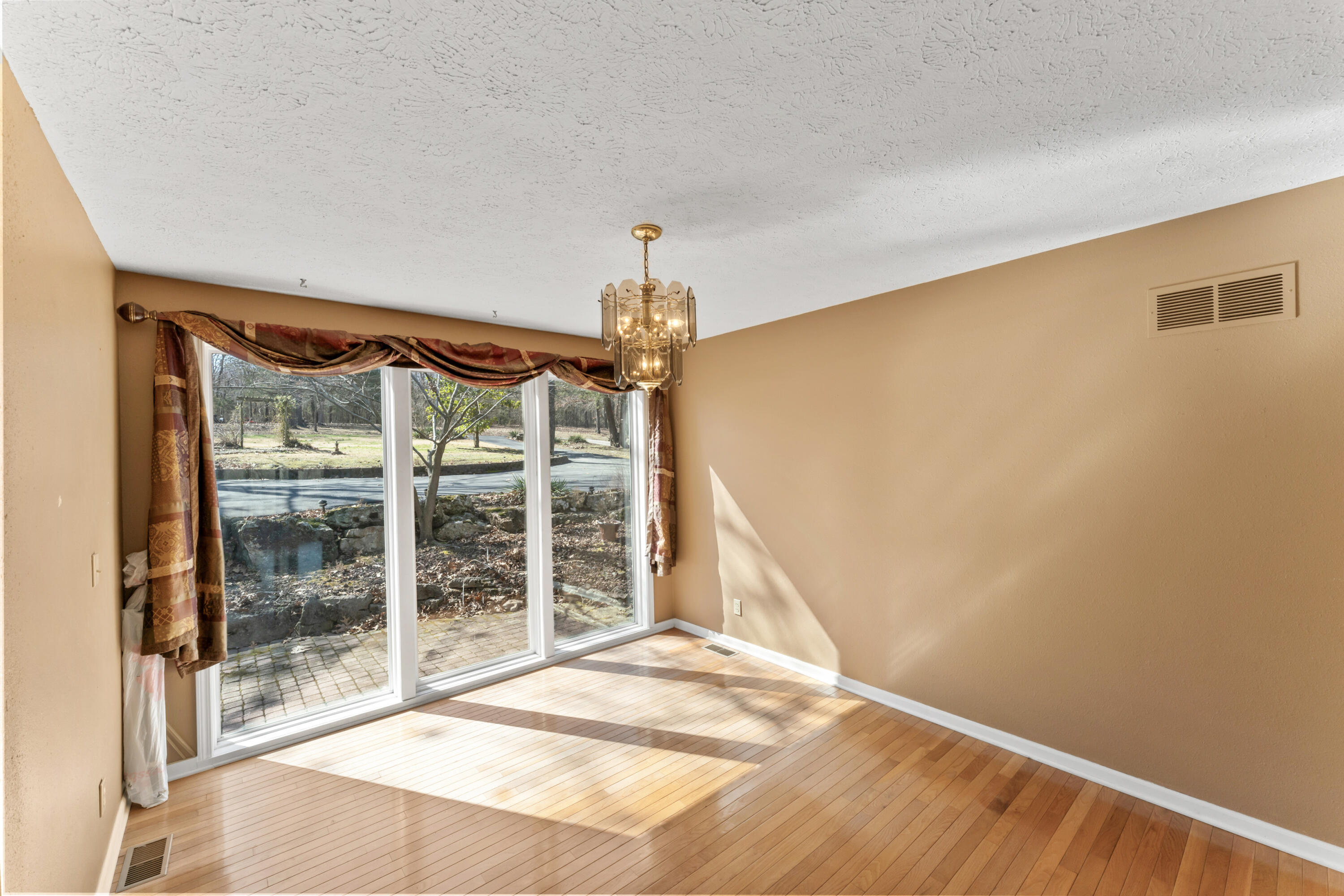 25906 Farm Road 1263 Property Photo 8