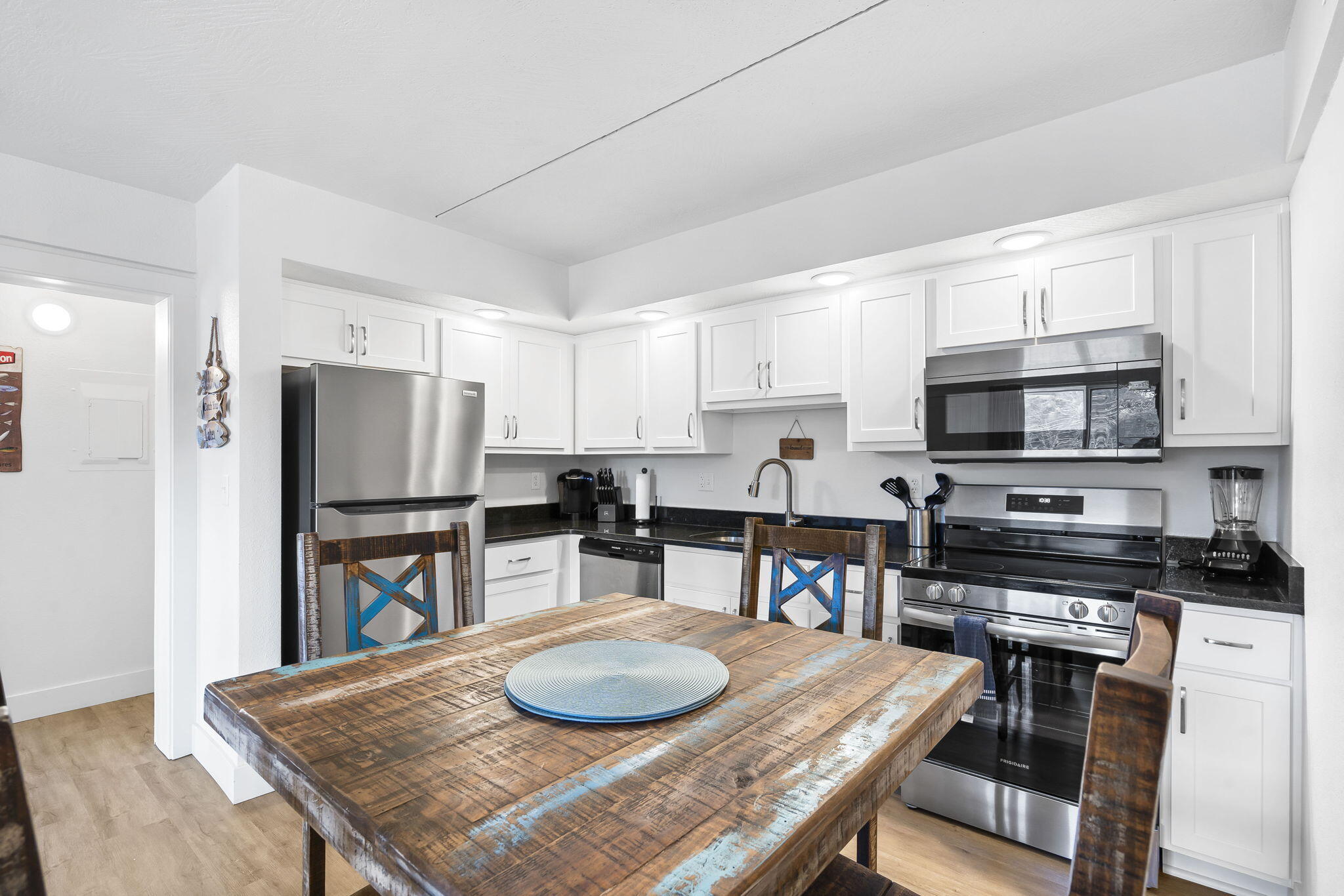 405 Veterans Boulevard Property Photo 10