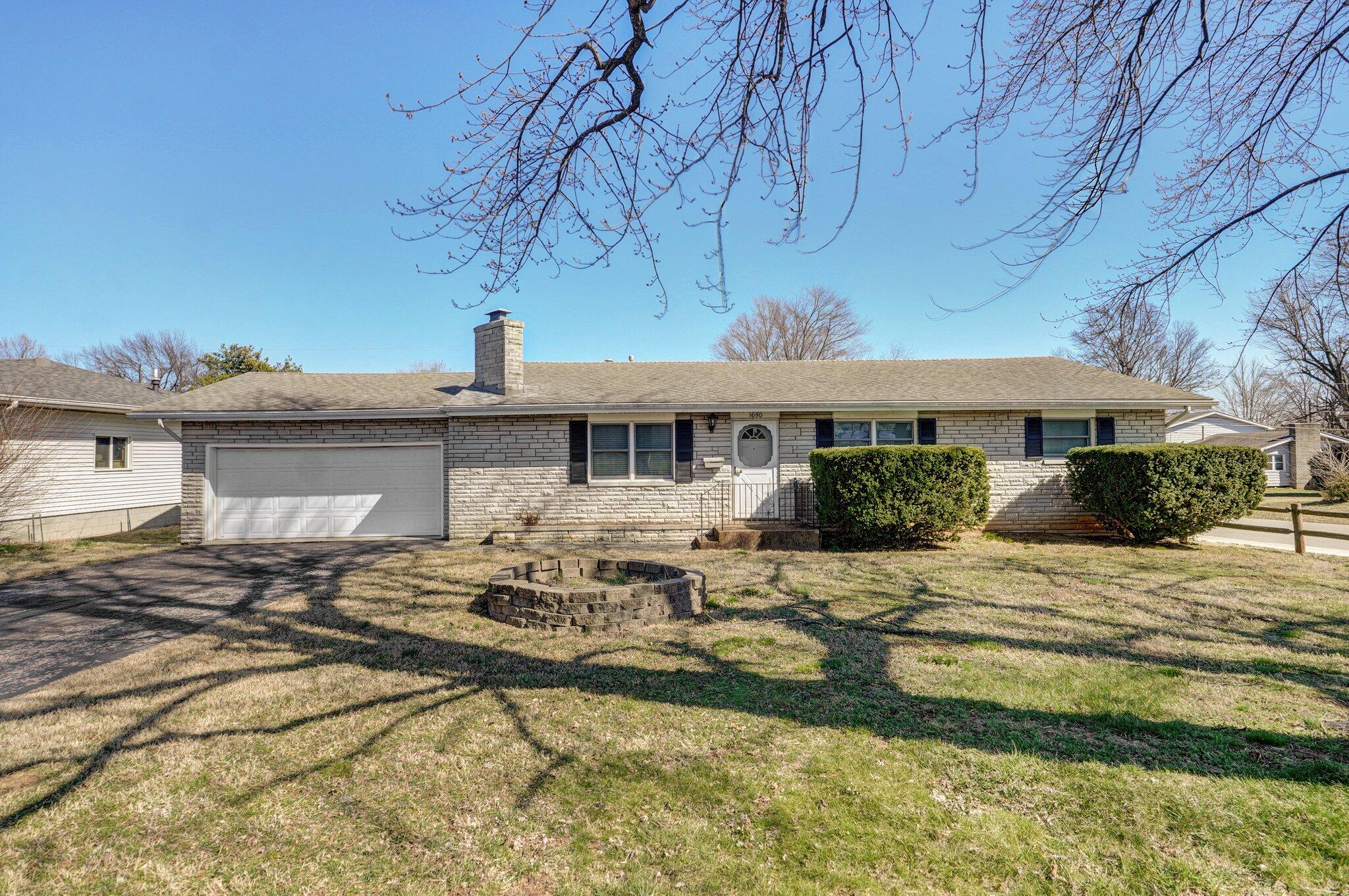 Plaza Park Real Estate Listings Main Image