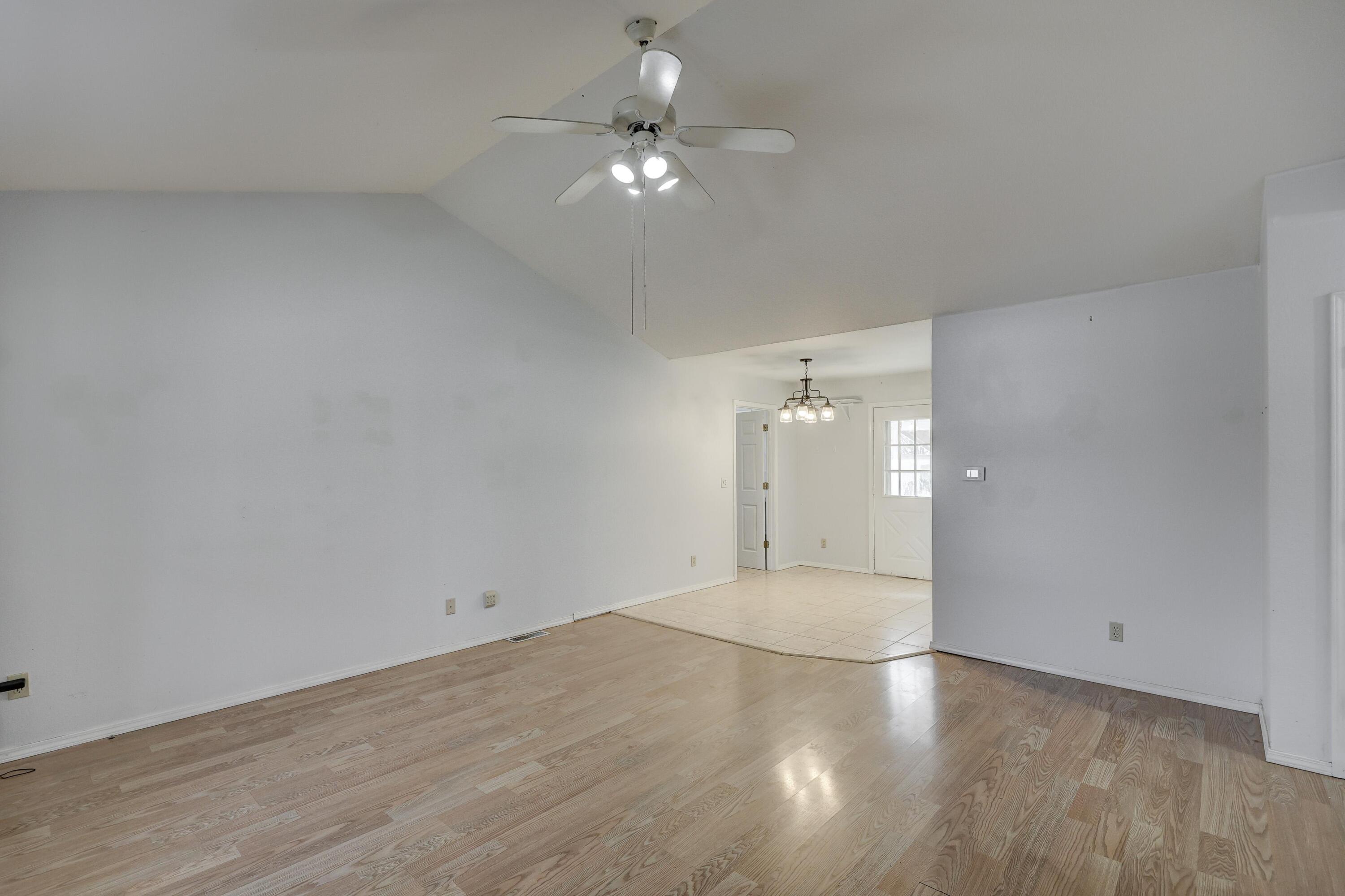 2218 West 17th Street Property Photo 6