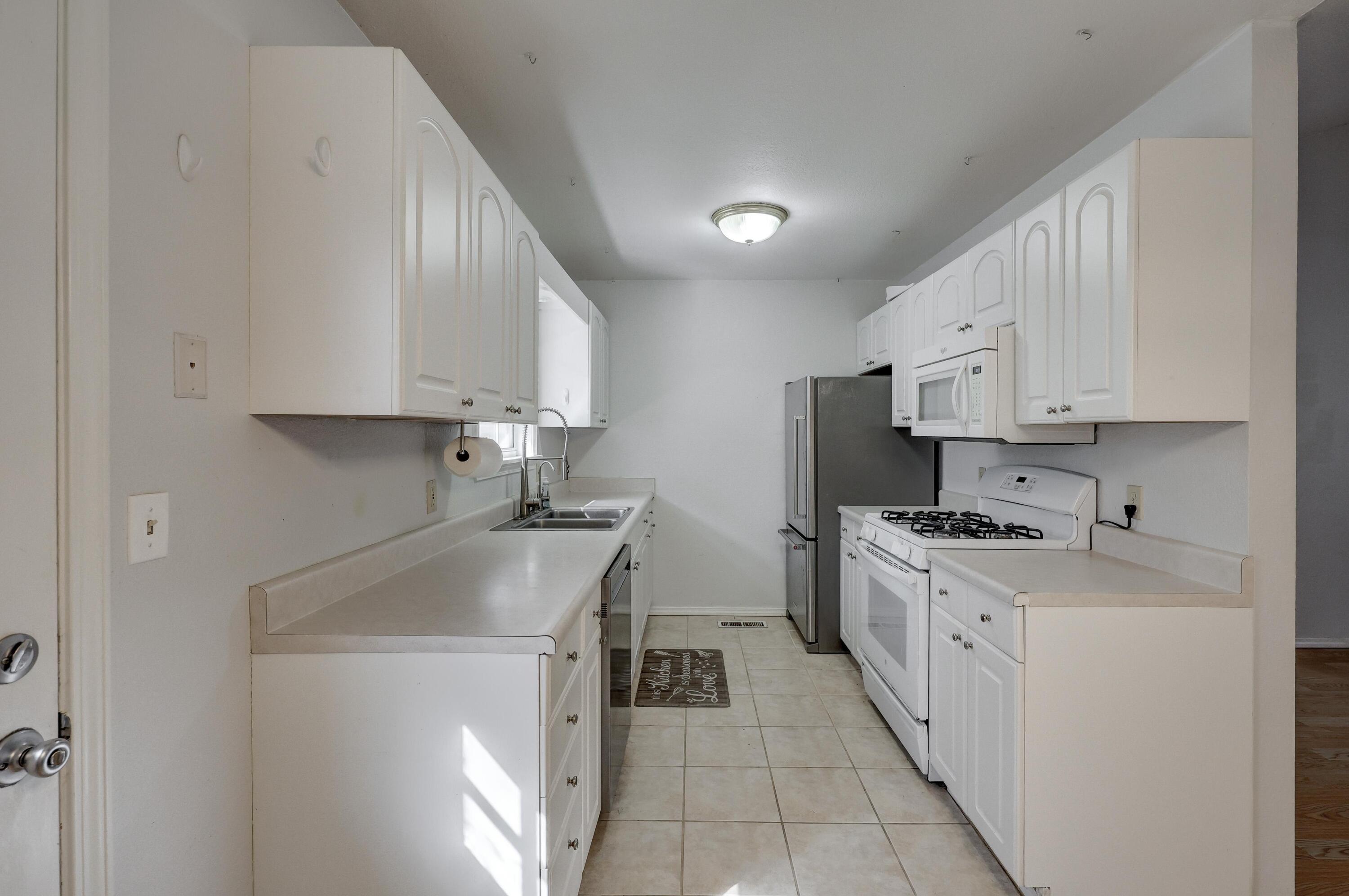 2218 West 17th Street Property Photo 9