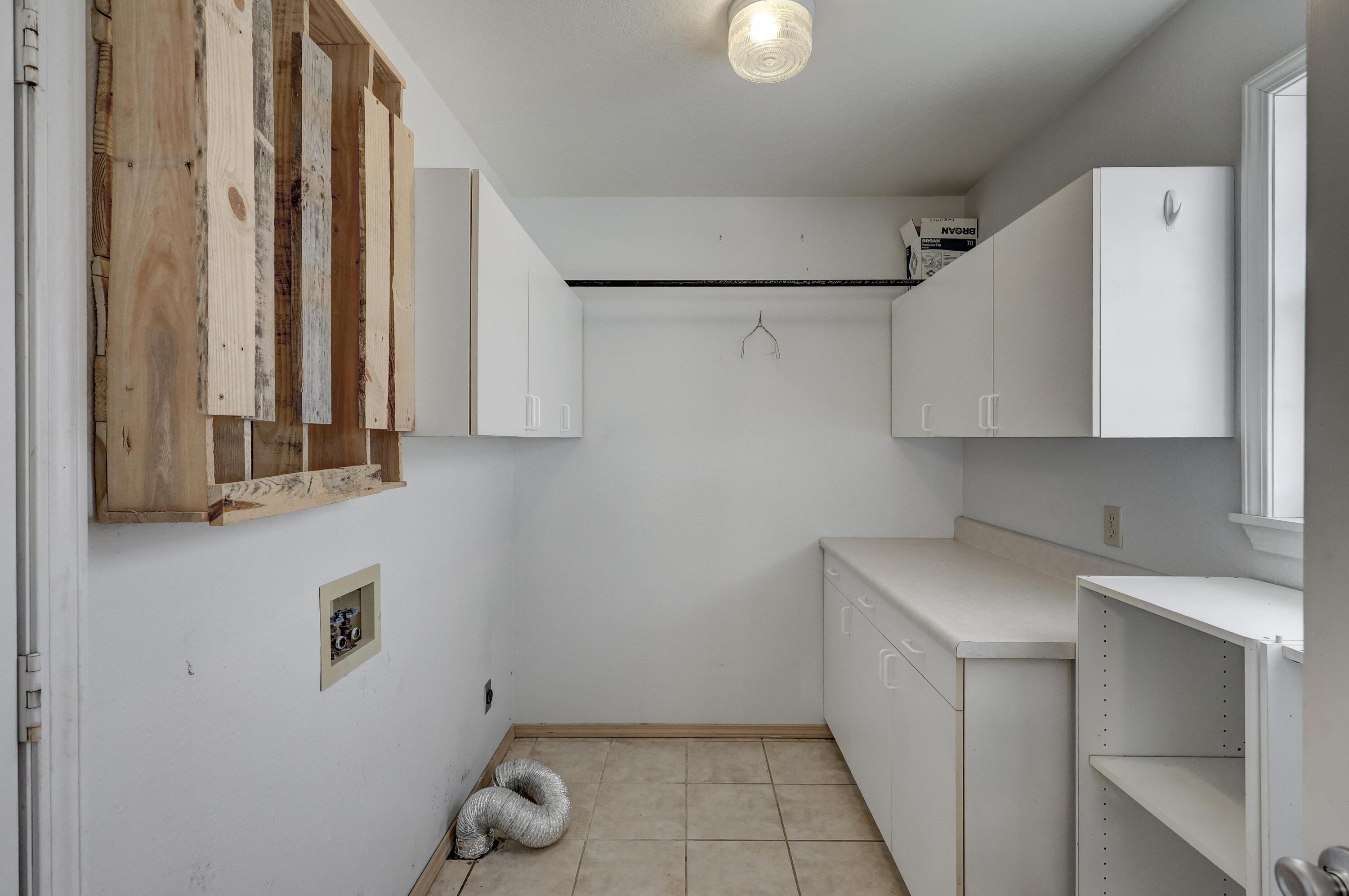 2218 West 17th Street Property Photo 12