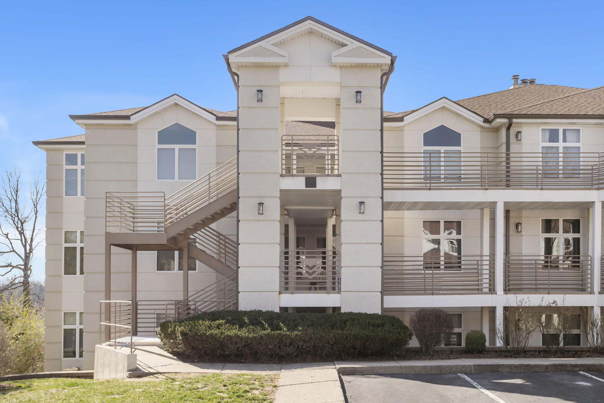 120 Oxford Court Property Photo
