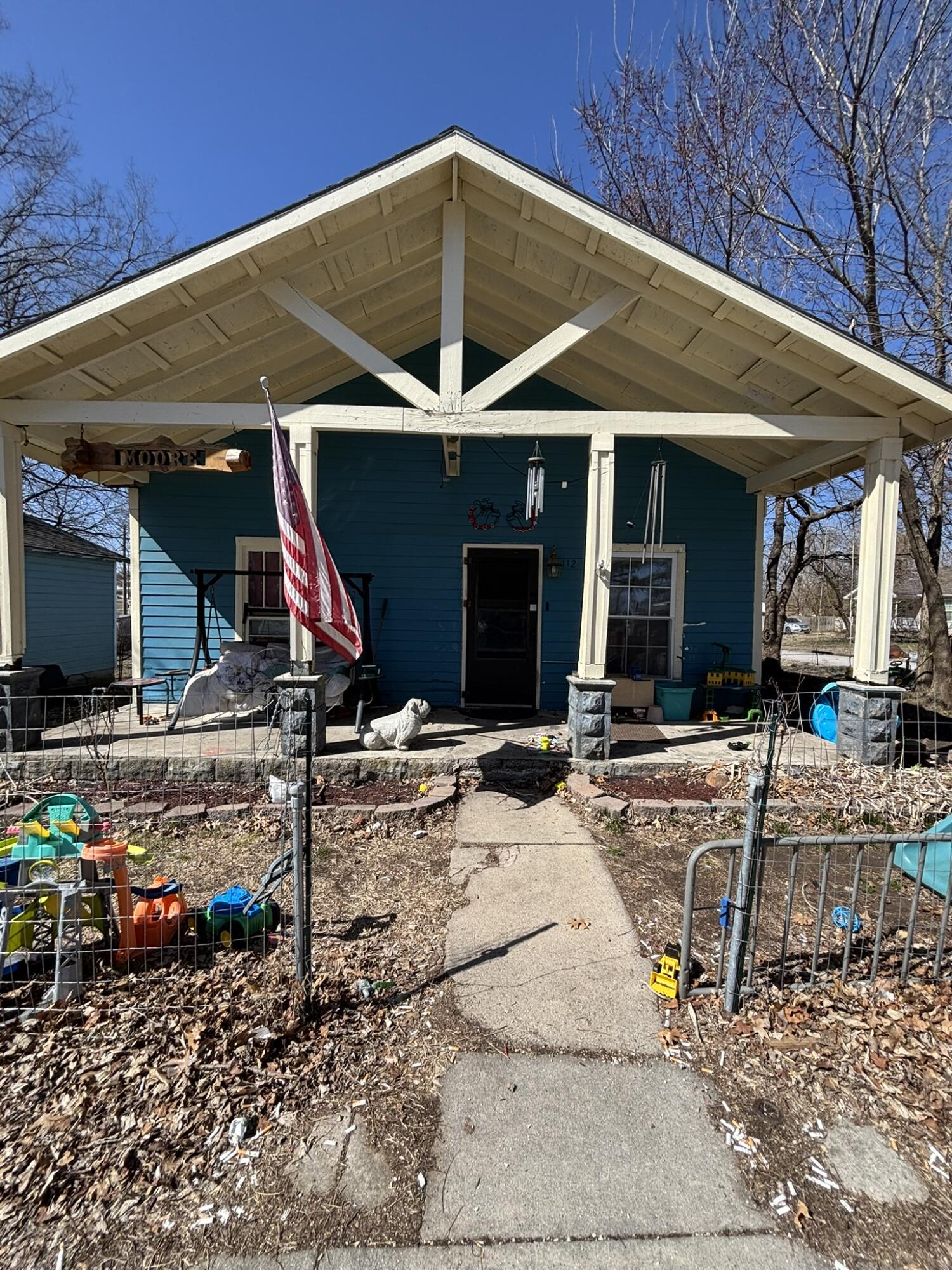 112 Ballard Street Property Photo