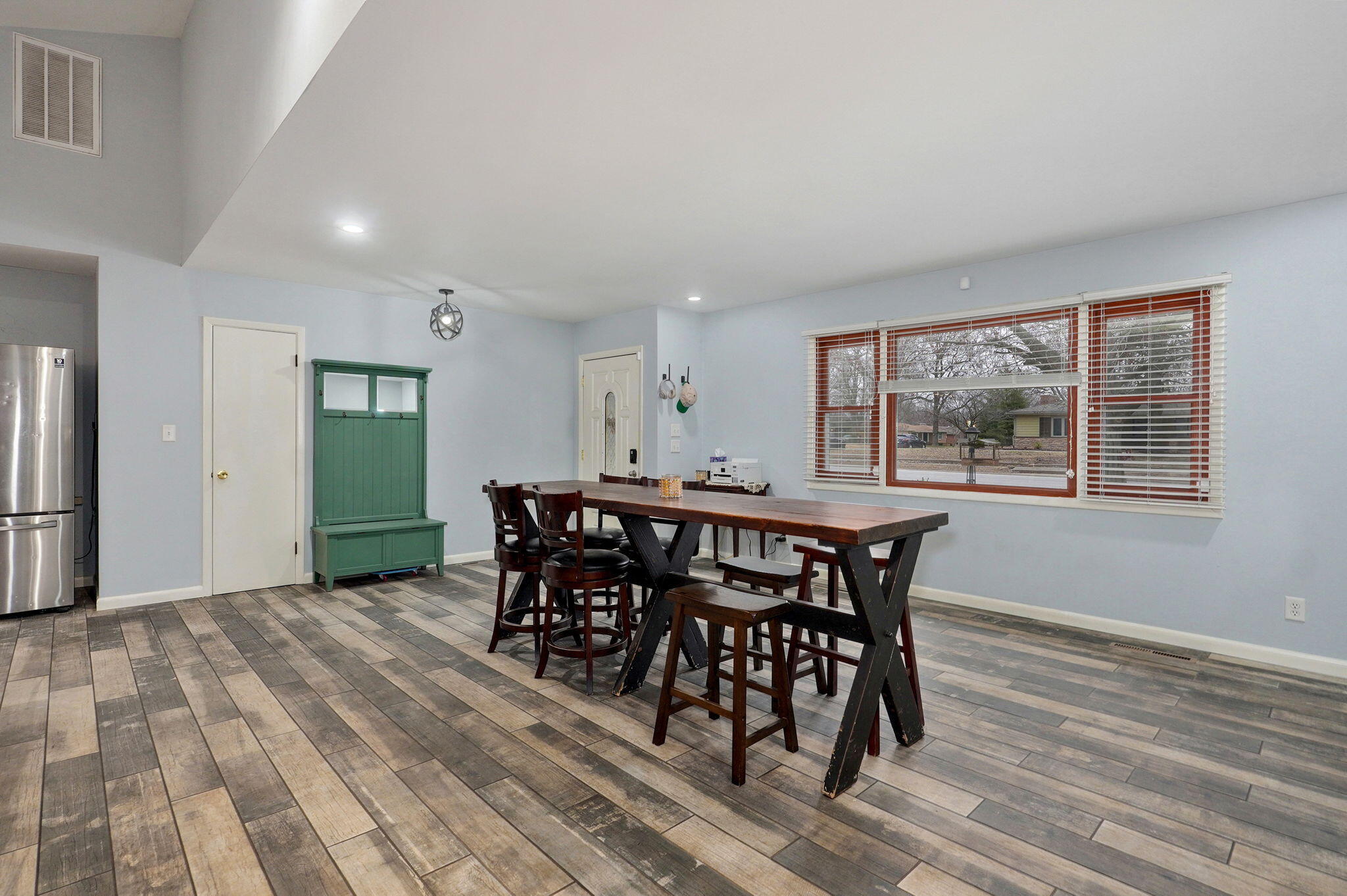 4059 South Broadway Avenue Property Photo 8