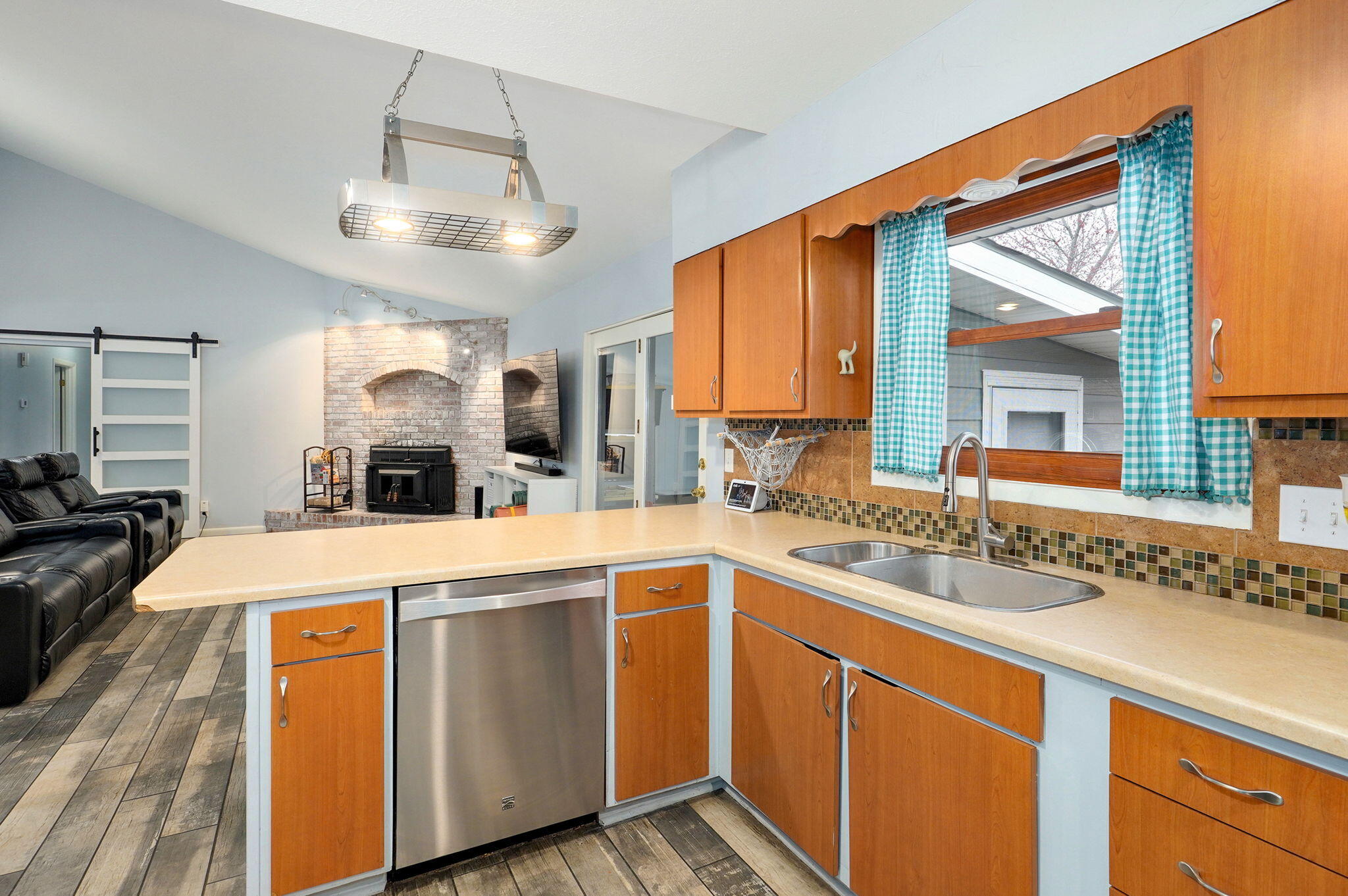 4059 South Broadway Avenue Property Photo 15