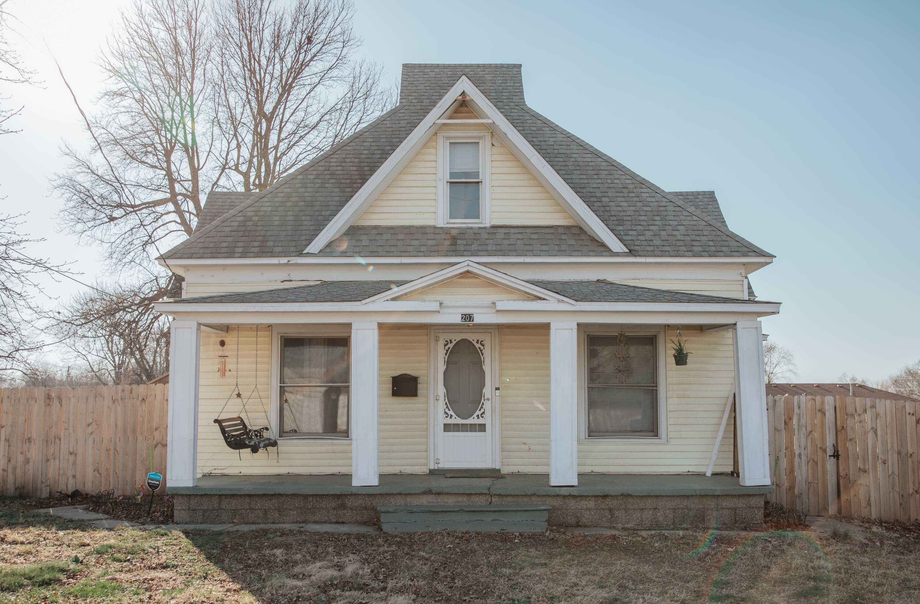 207 North Walnut Avenue Property Photo