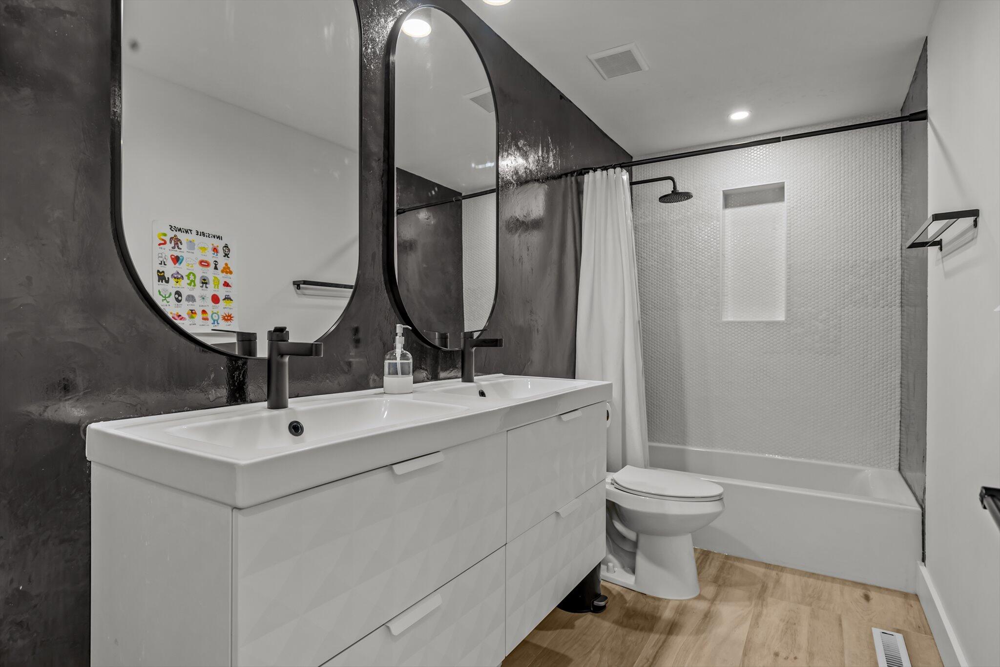 812 West Primrose Street Property Photo 23