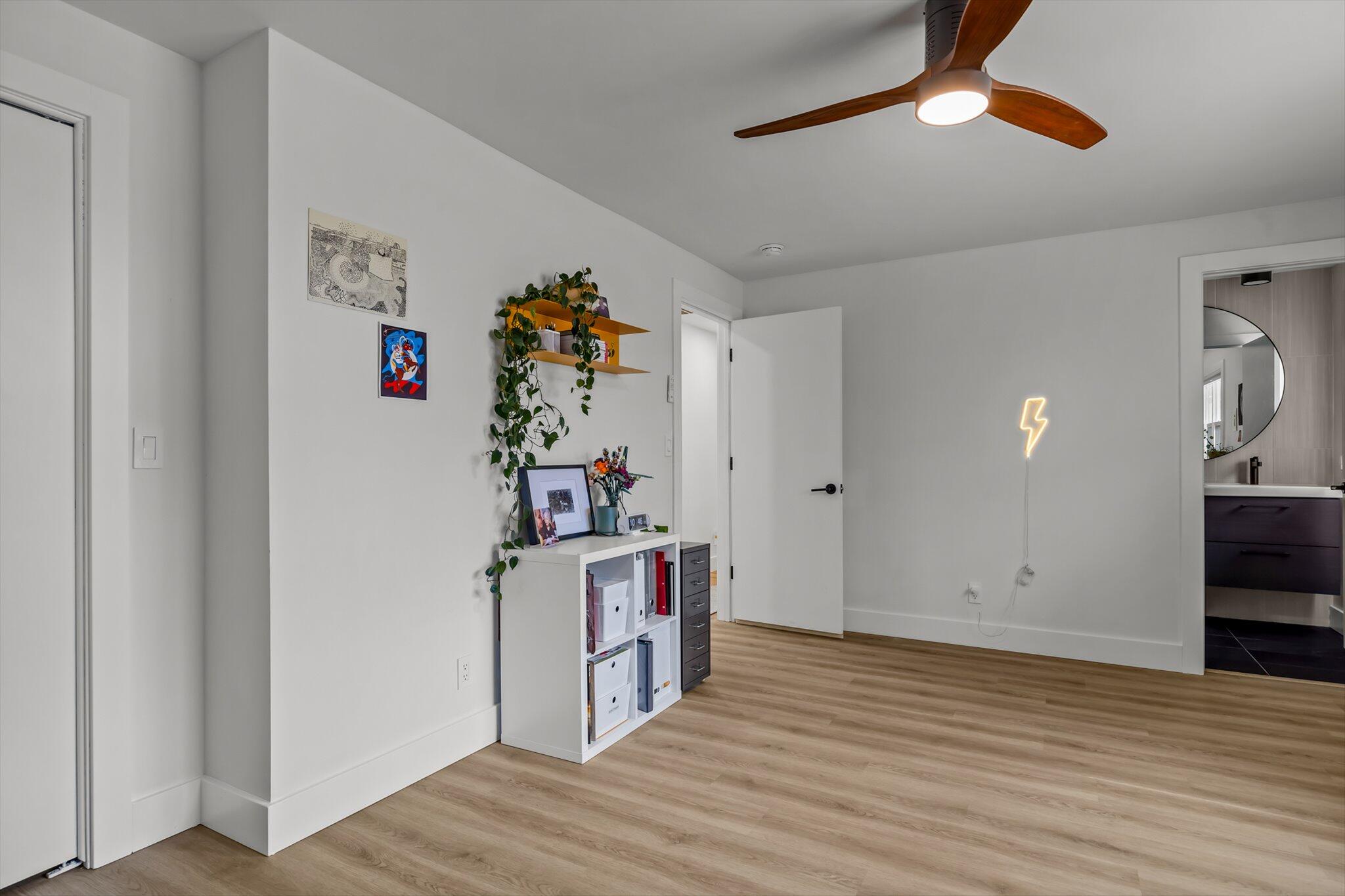 812 West Primrose Street Property Photo 25
