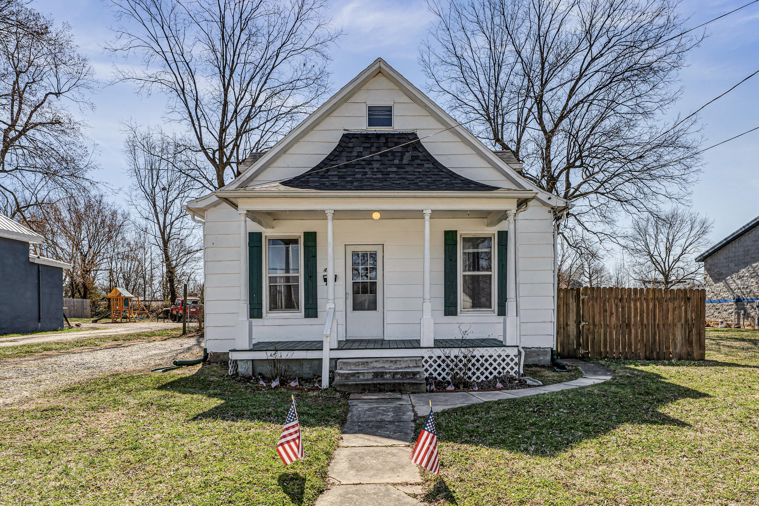 Marshfield Real Estate Listings Main Image