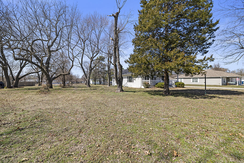 2404 Mina Avenue Property Photo 4