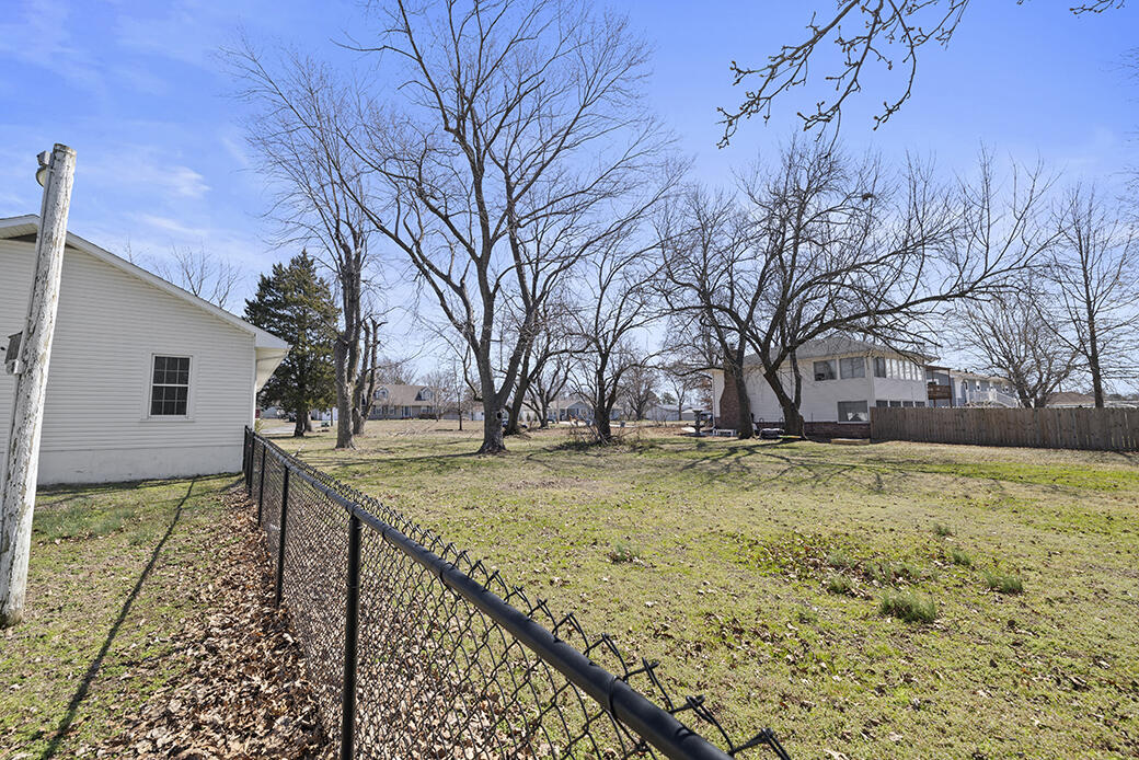 2404 Mina Avenue Property Photo 7