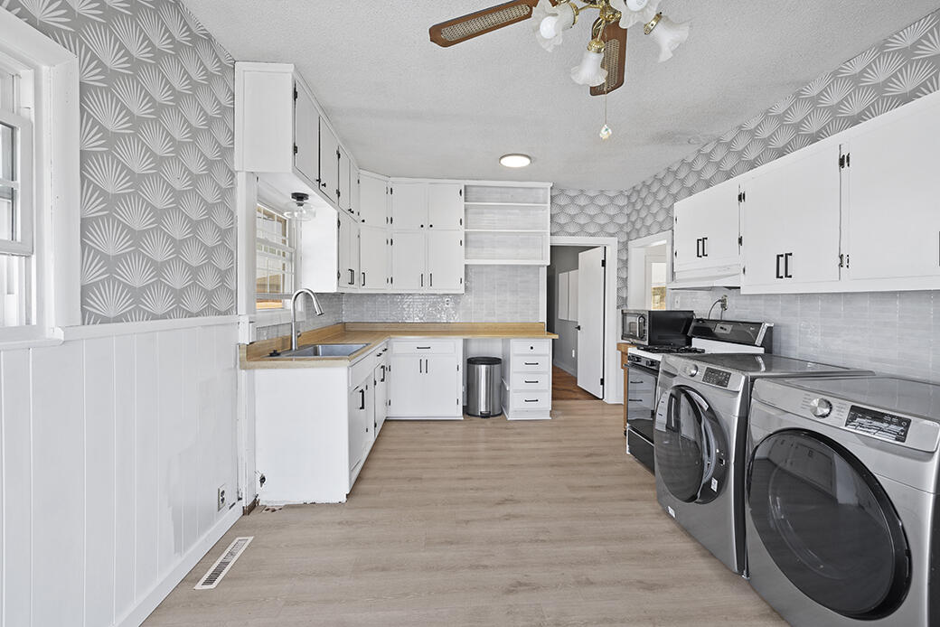 2404 Mina Avenue Property Photo 11