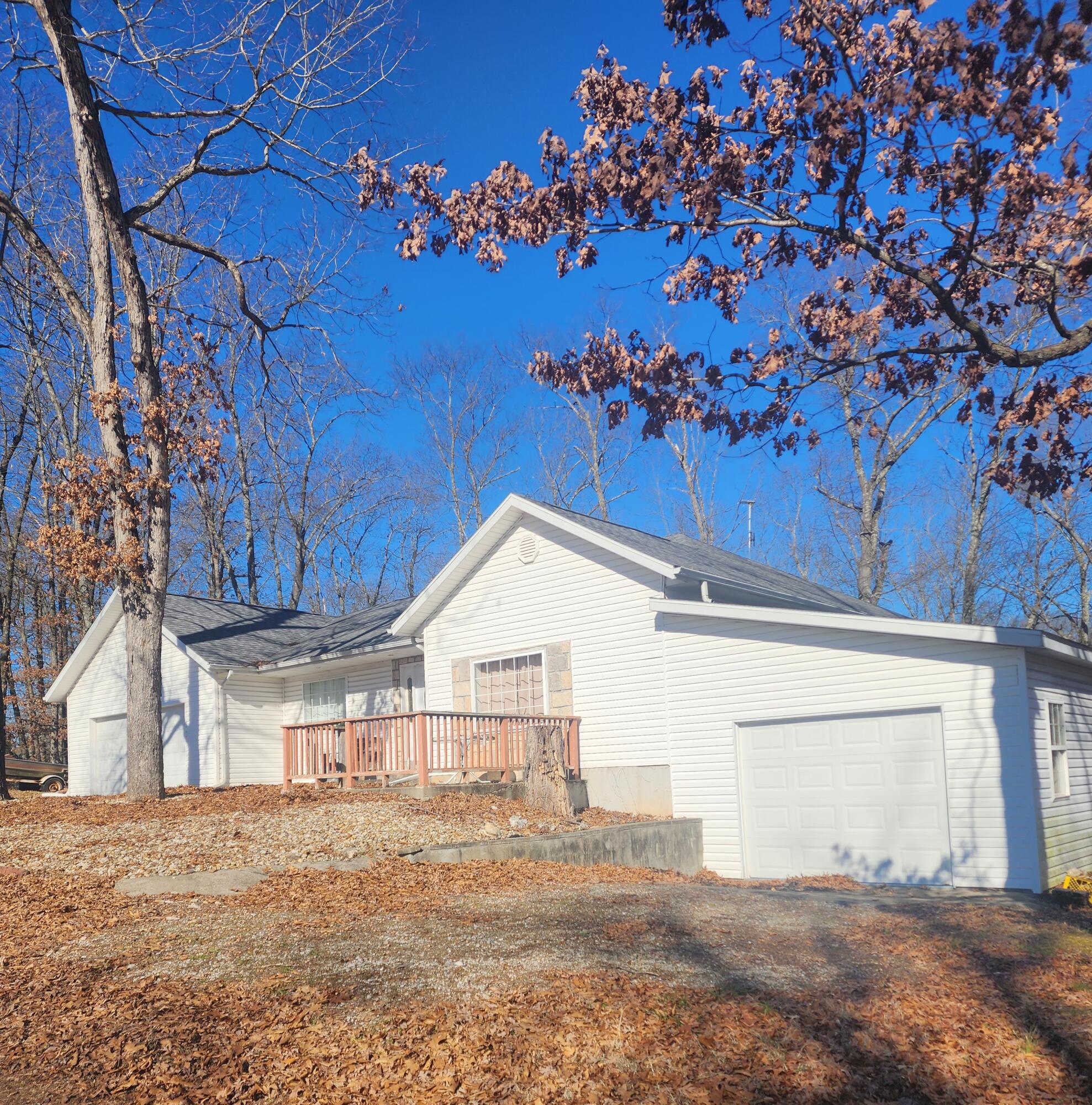 205 Lillian Lane Property Photo 3