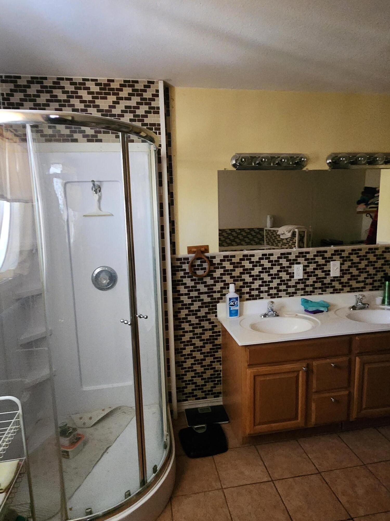 205 Lillian Lane Property Photo 17