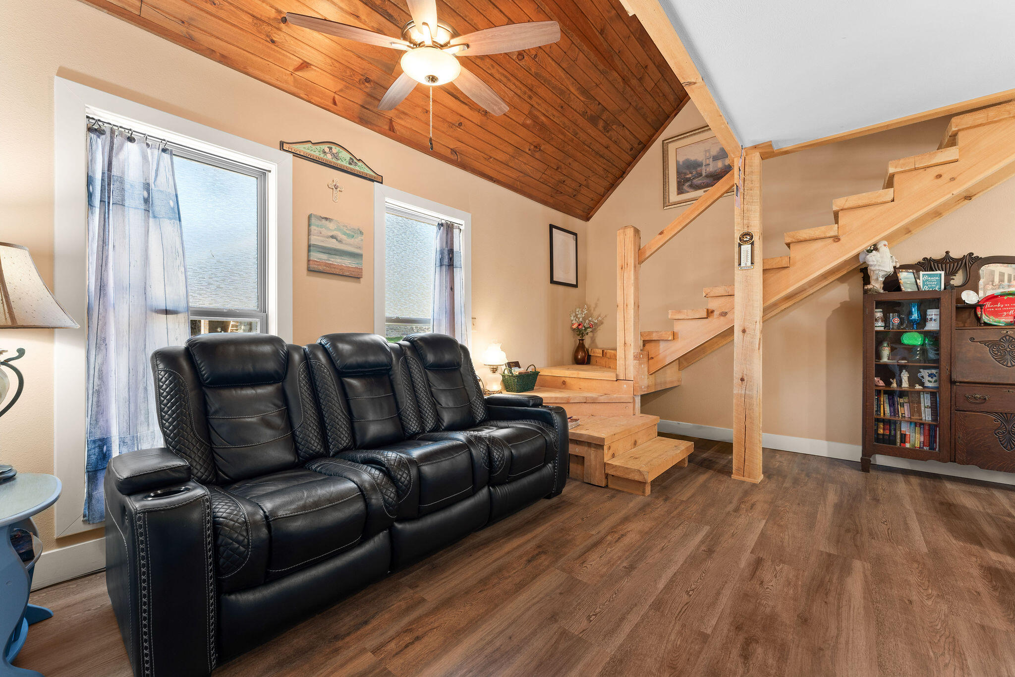 250 Rustic Hickory Lane Property Photo 4