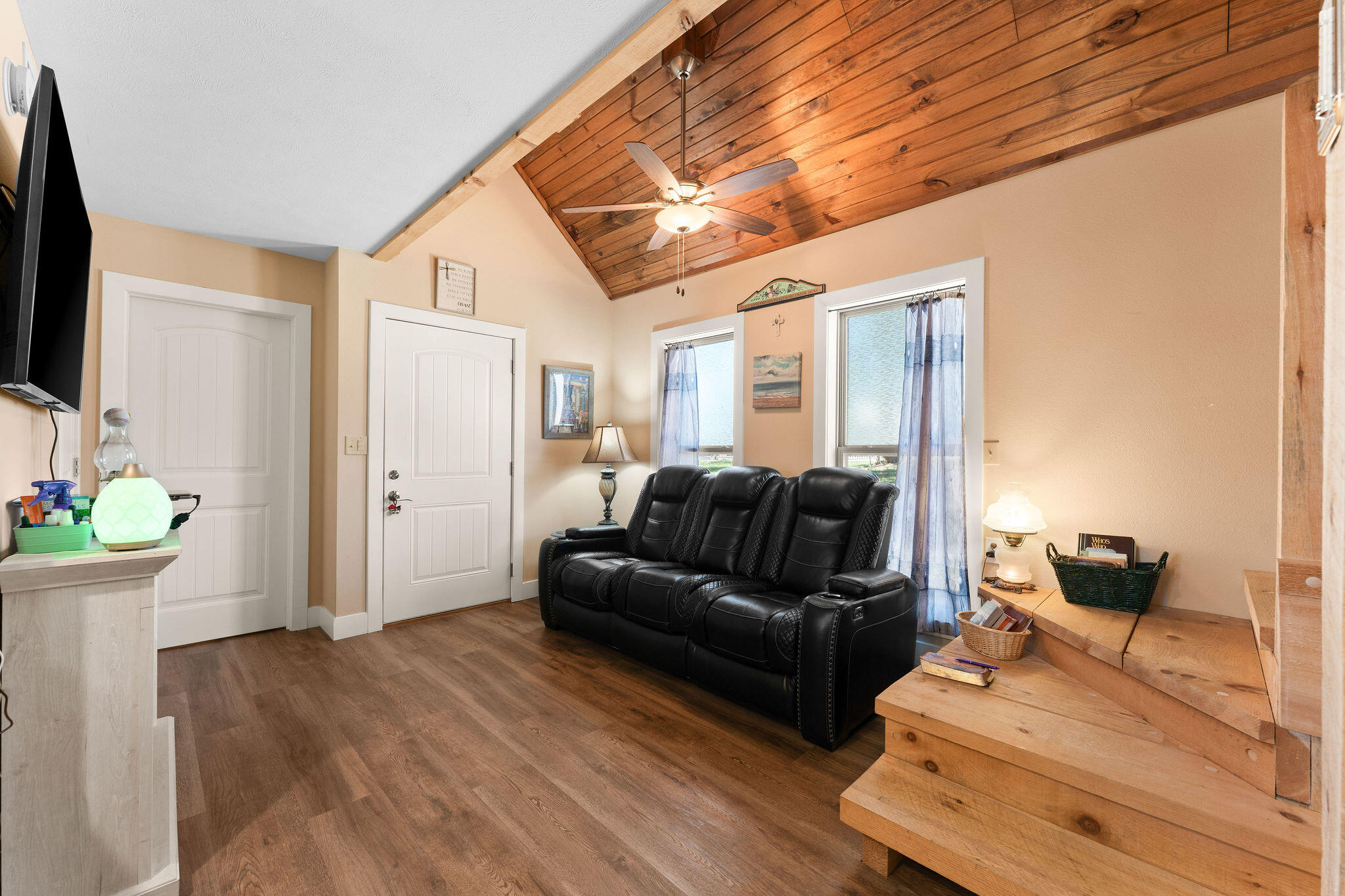 250 Rustic Hickory Lane Property Photo 5