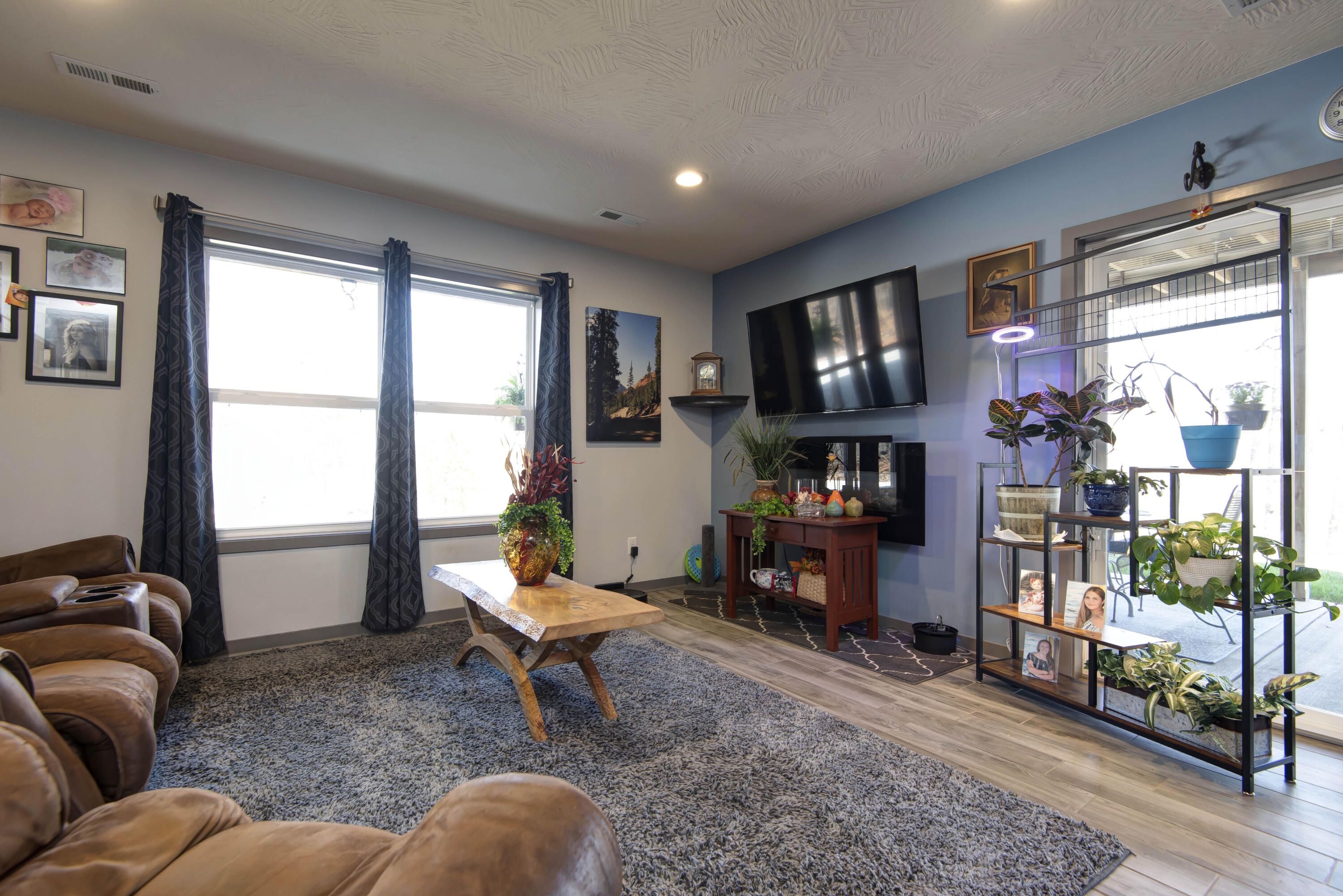 1384 Hummingbird Road Property Photo 6
