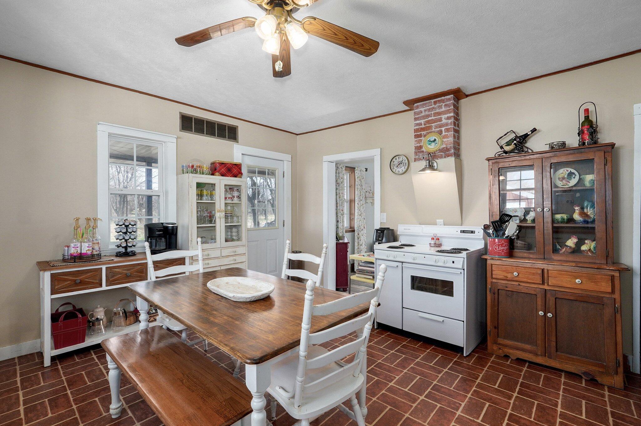 13461 Lawrence 1090 Property Photo 4