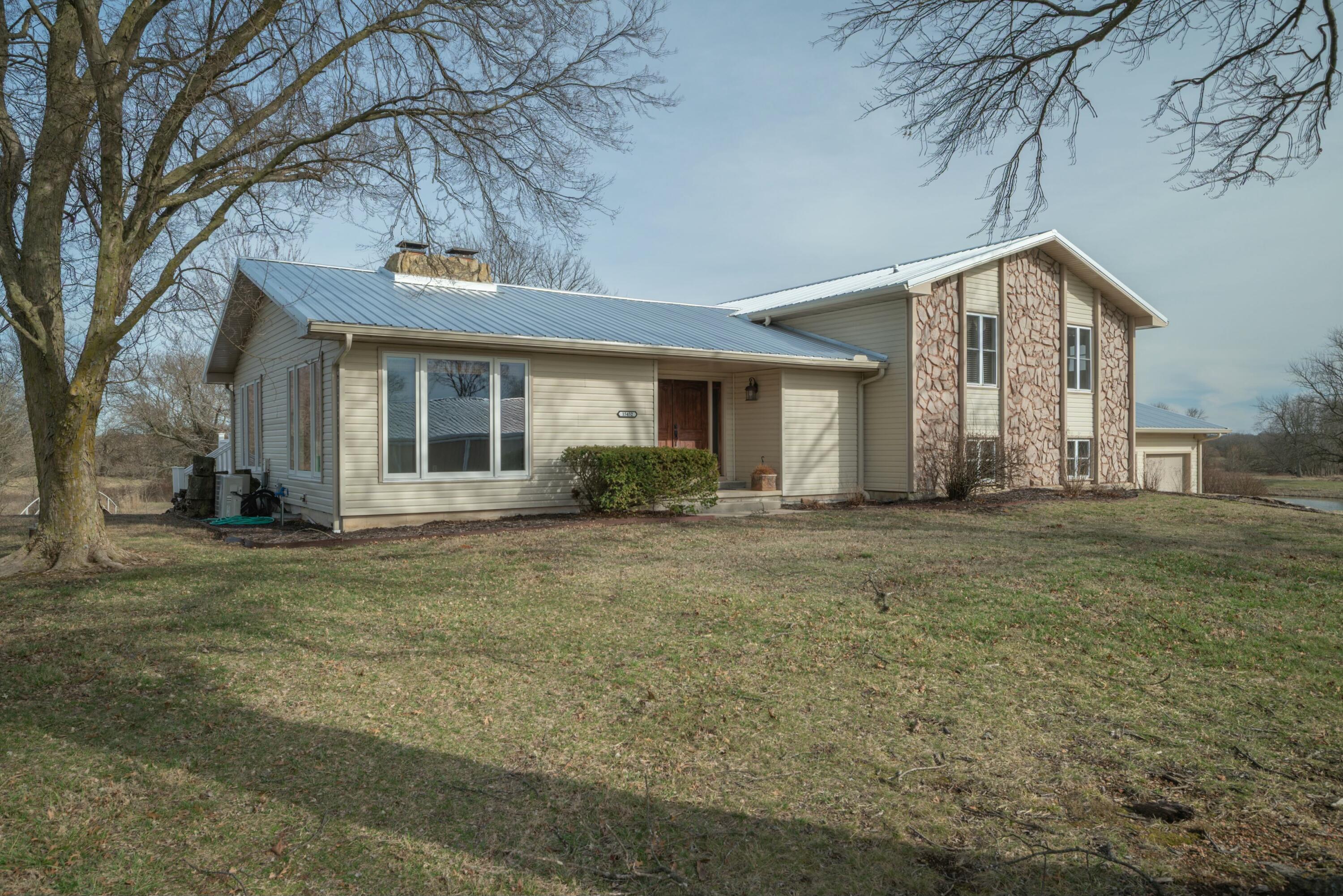 15452 State Hwy V (37.55+/-) Property Photo 4