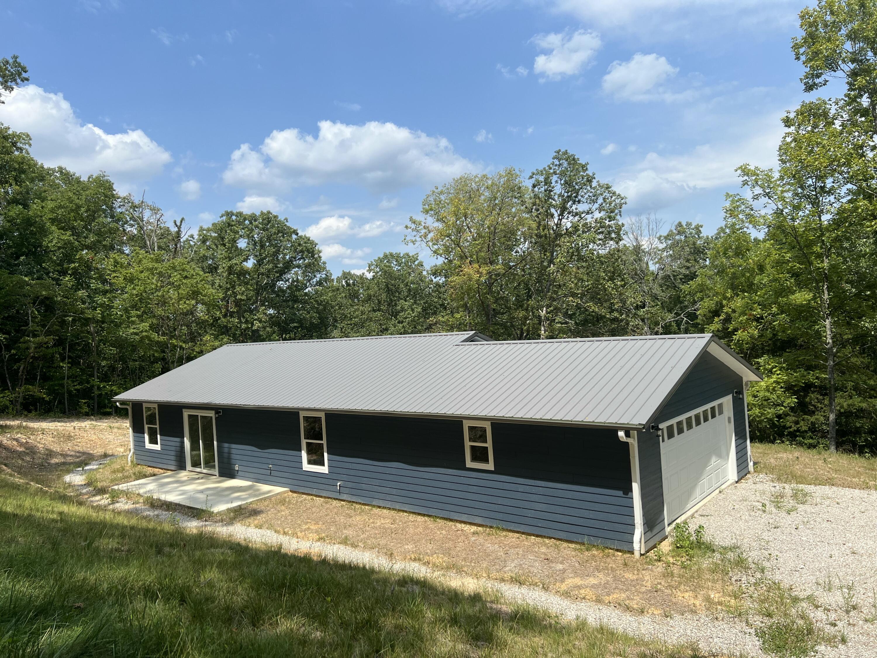 000 West 14 Highway Property Photo 6
