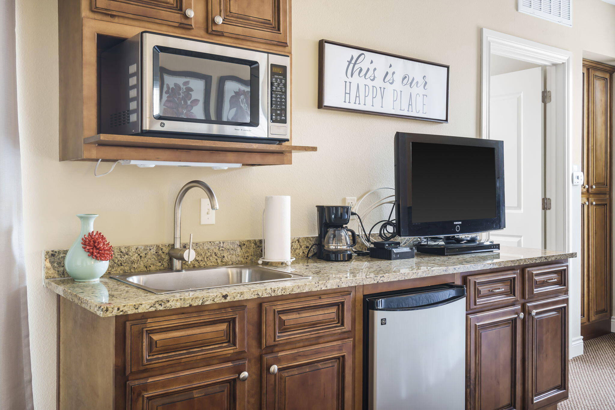 201 Prairie Dunes Drive Property Photo 29