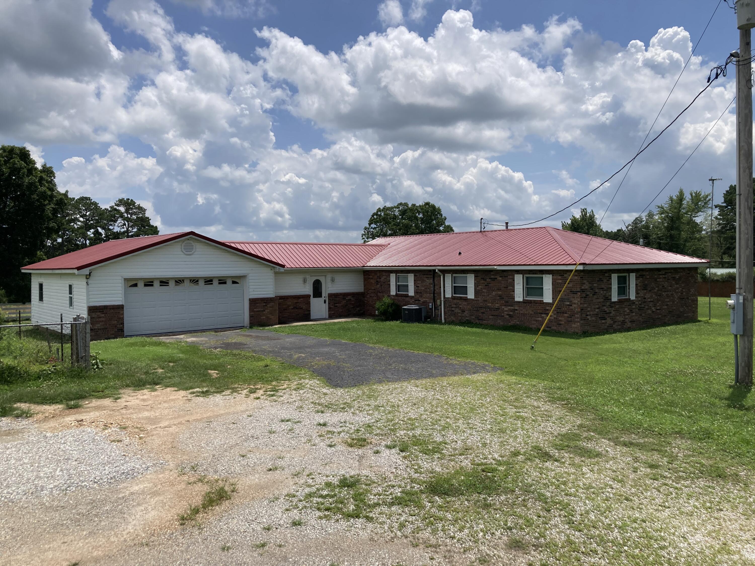 8550 Hwy E Property Photo 1