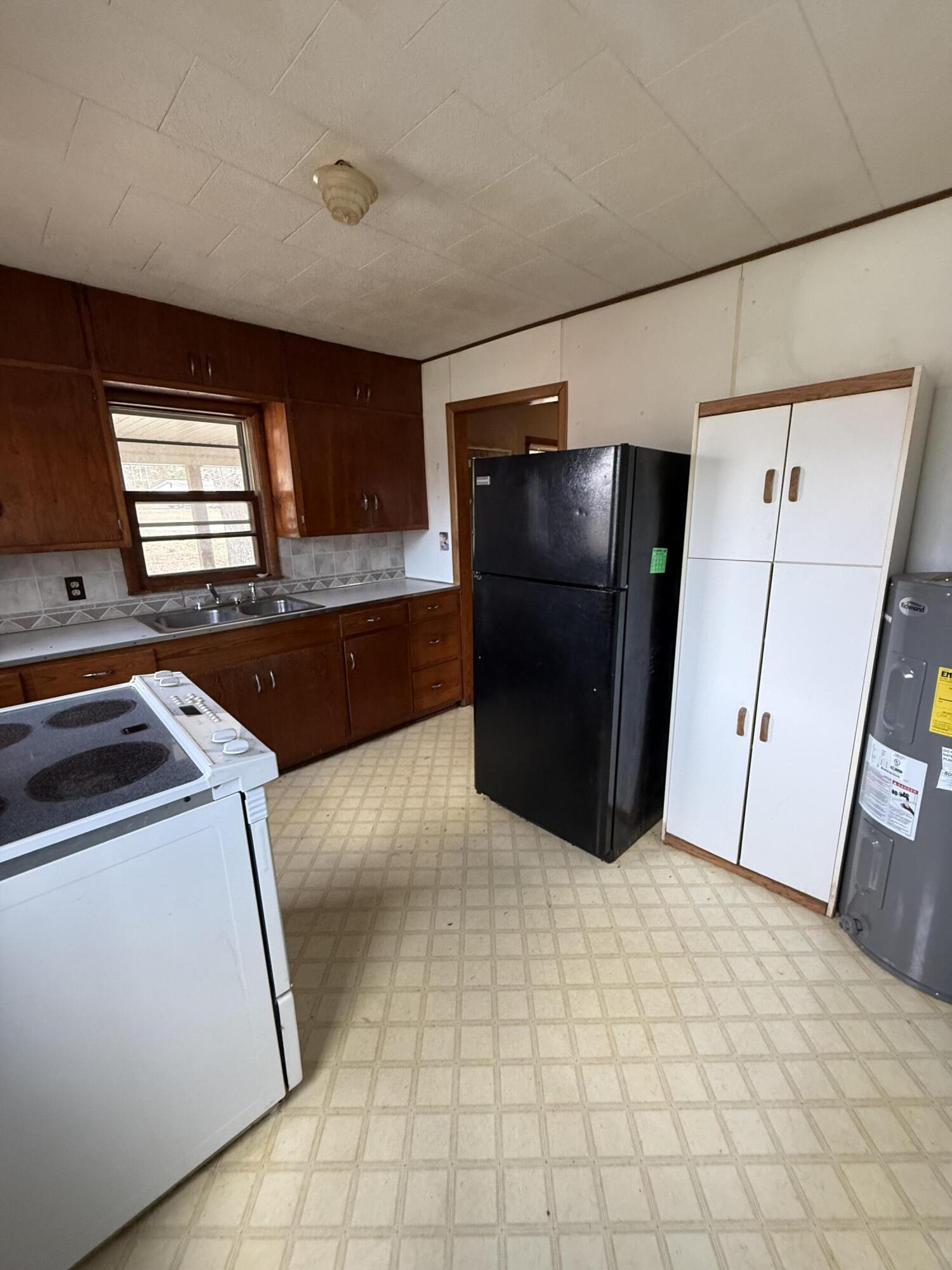 541 County Road 806 Property Photo 11