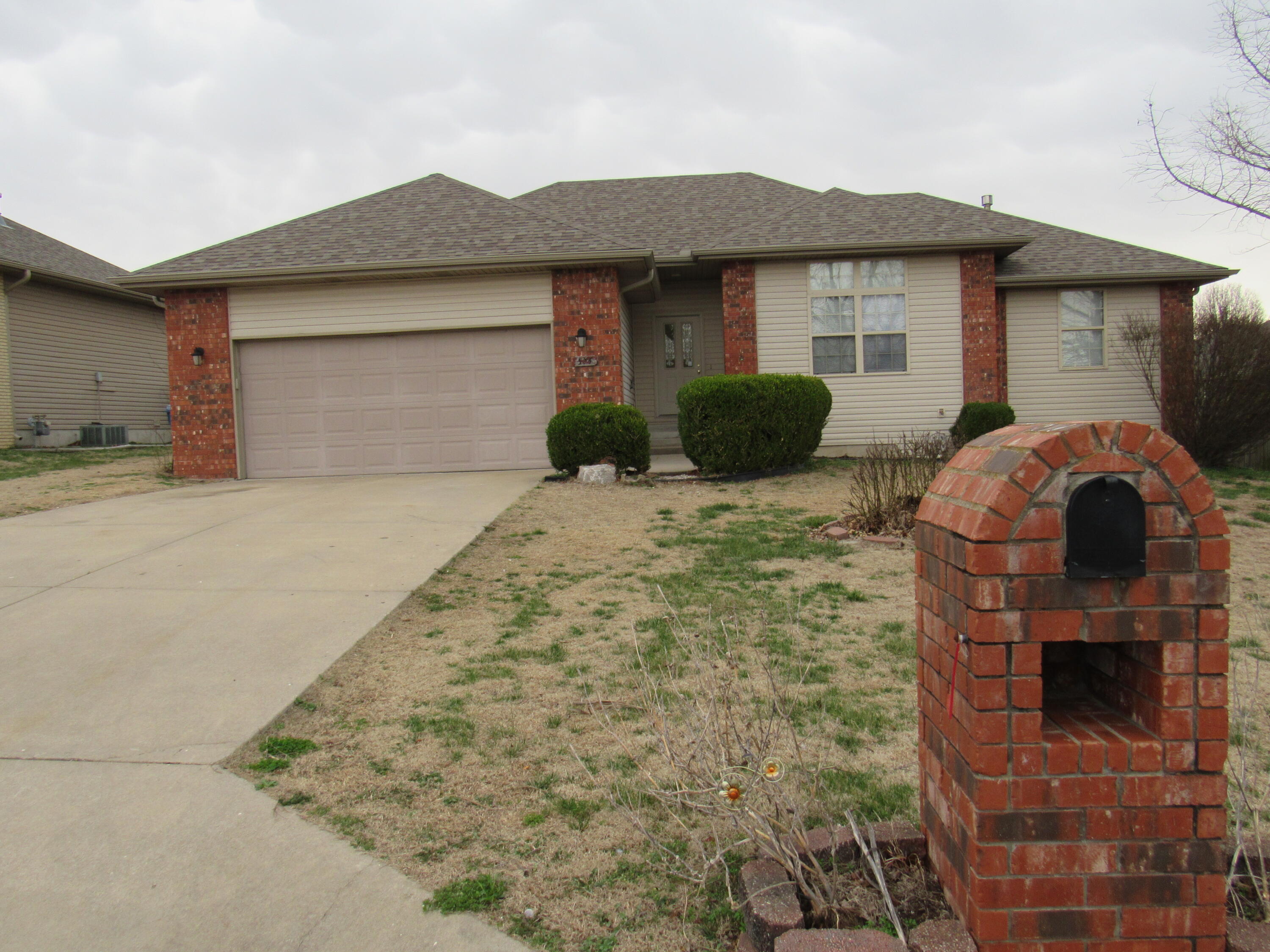 574 South Carriage Crossing Property Photo