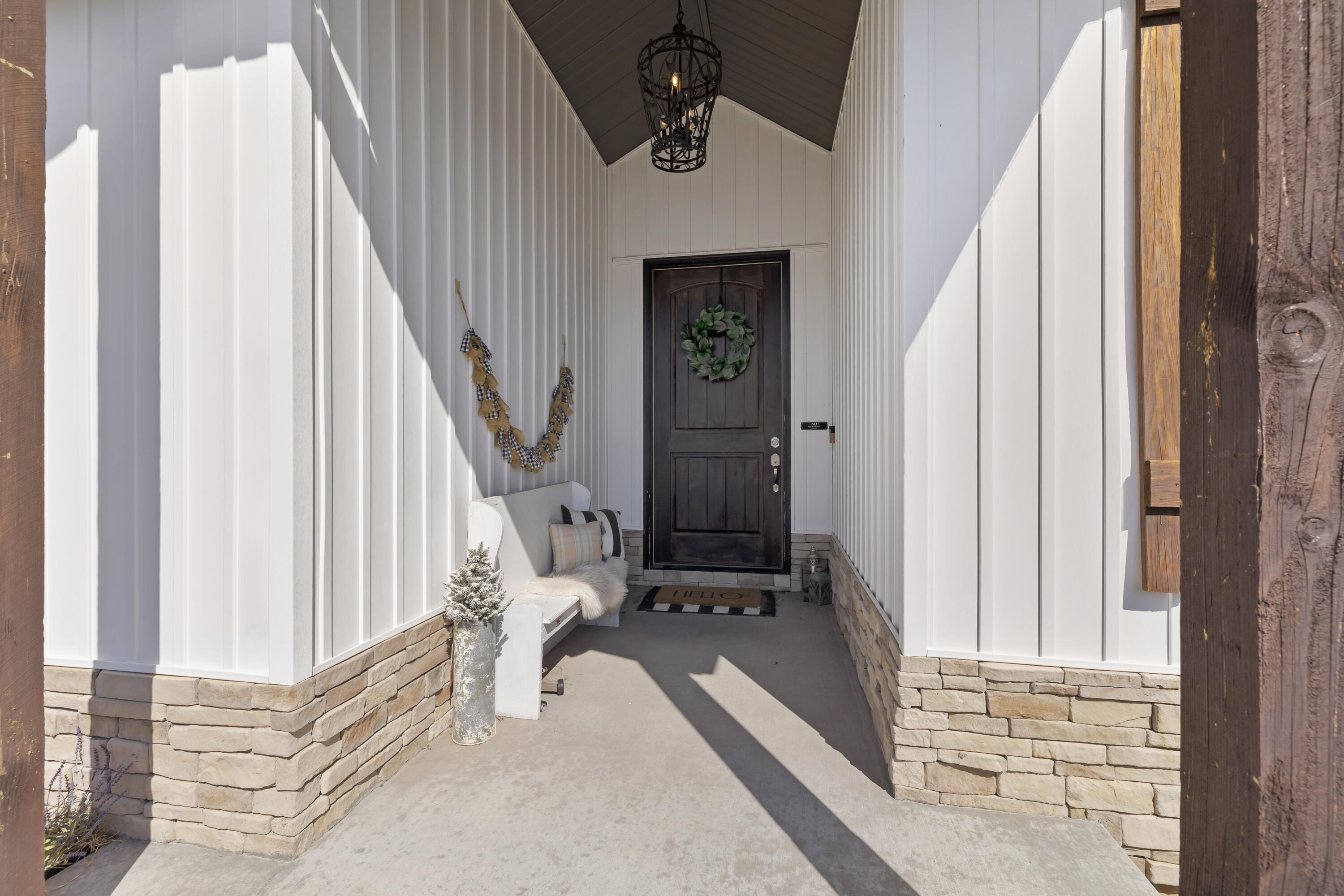 1601 East Fairwind Property Photo 4