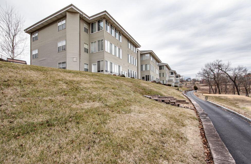 300 Glory Road Property Photo 9