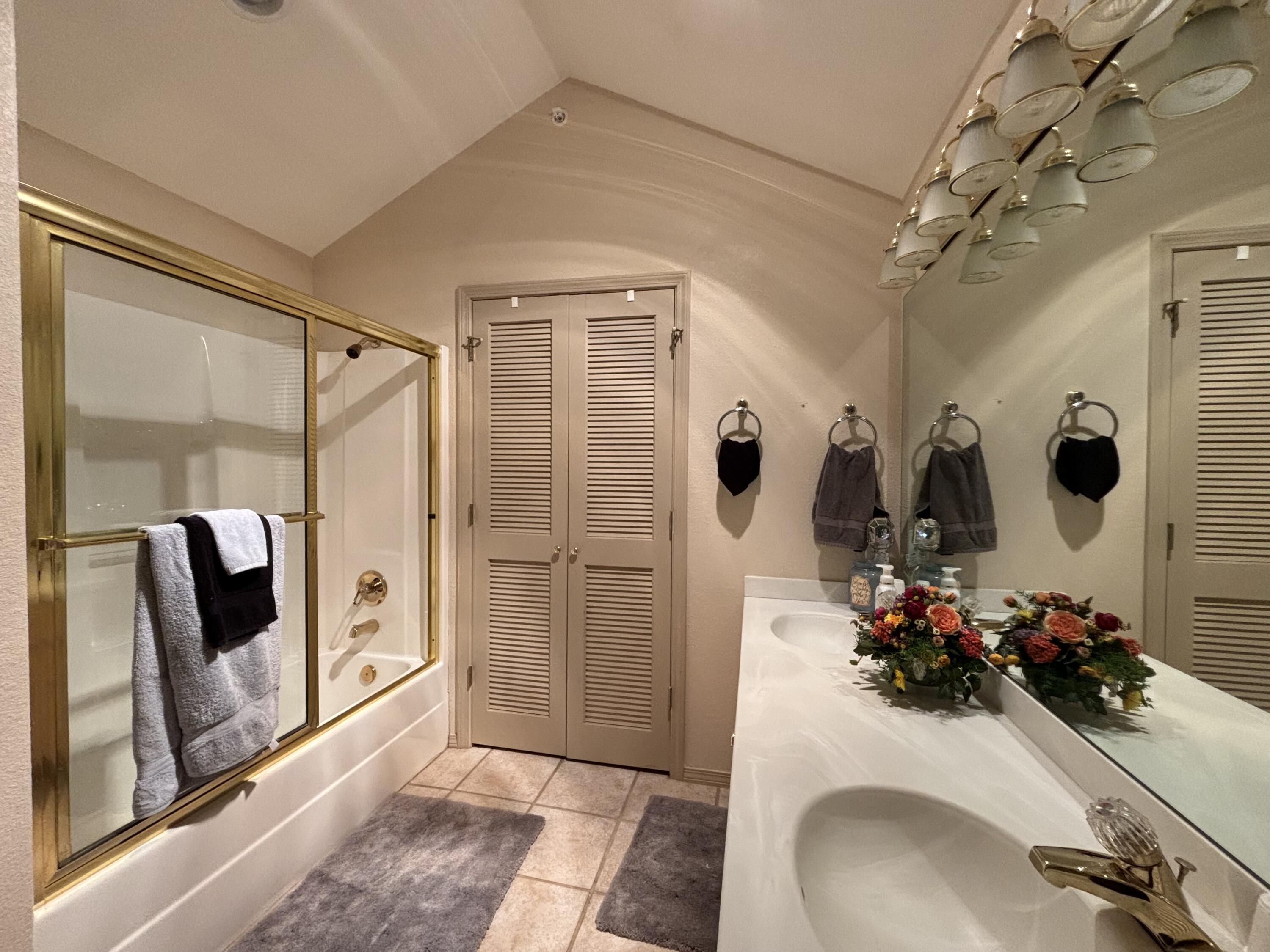300 Glory Road Property Photo 14