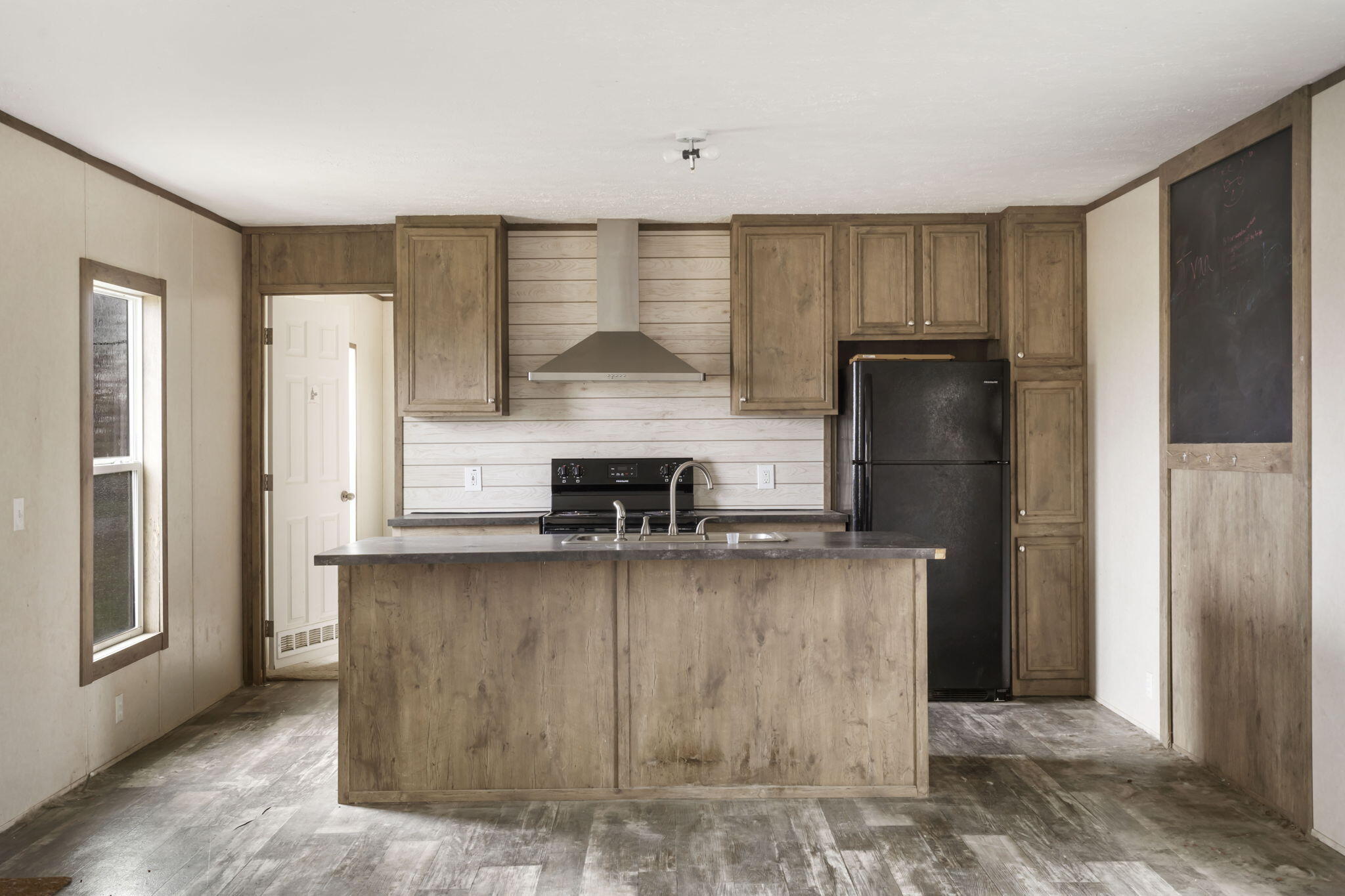 18364 Farm Road 1084 Property Photo 8