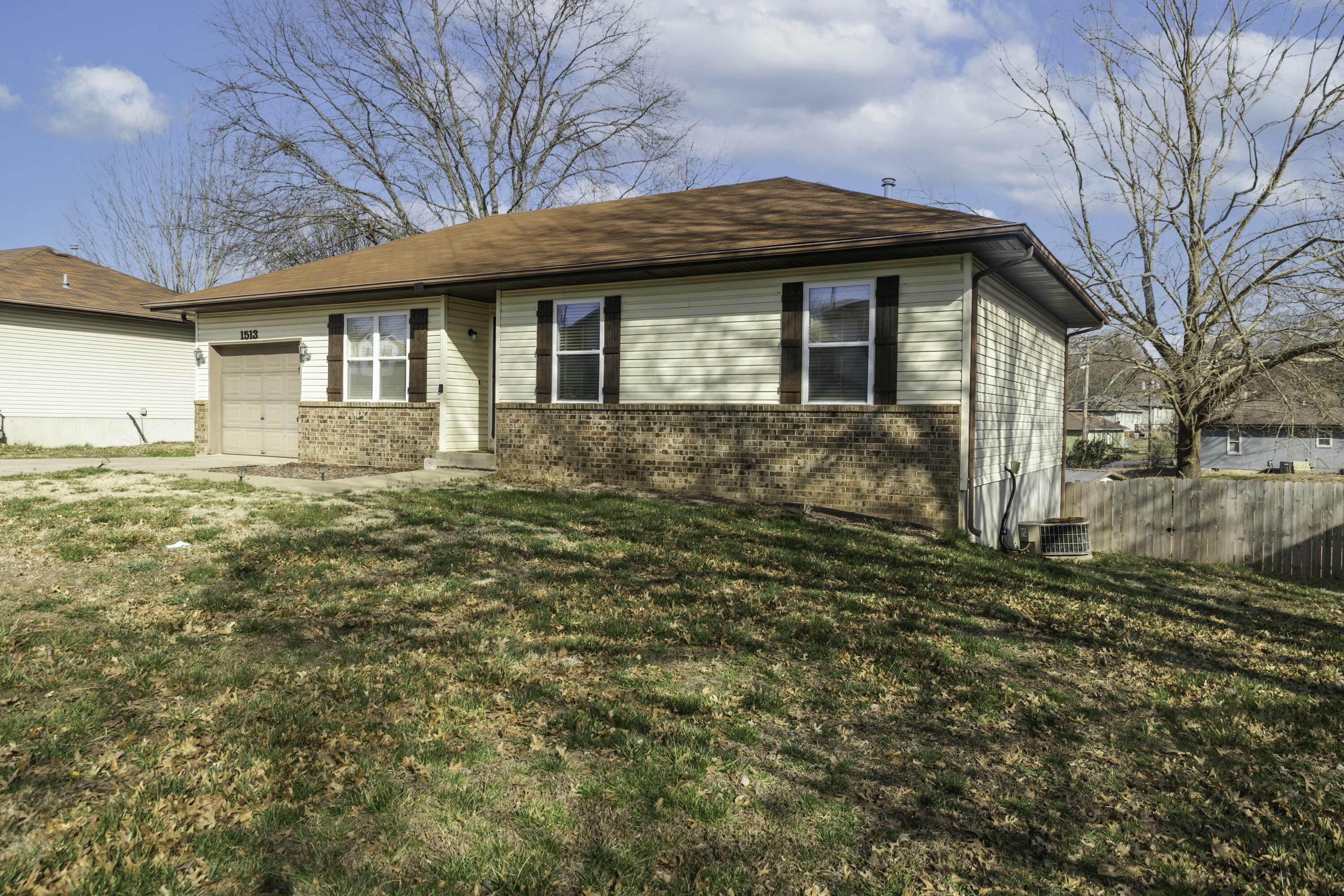 1513 West Meadow Avenue Property Photo 2