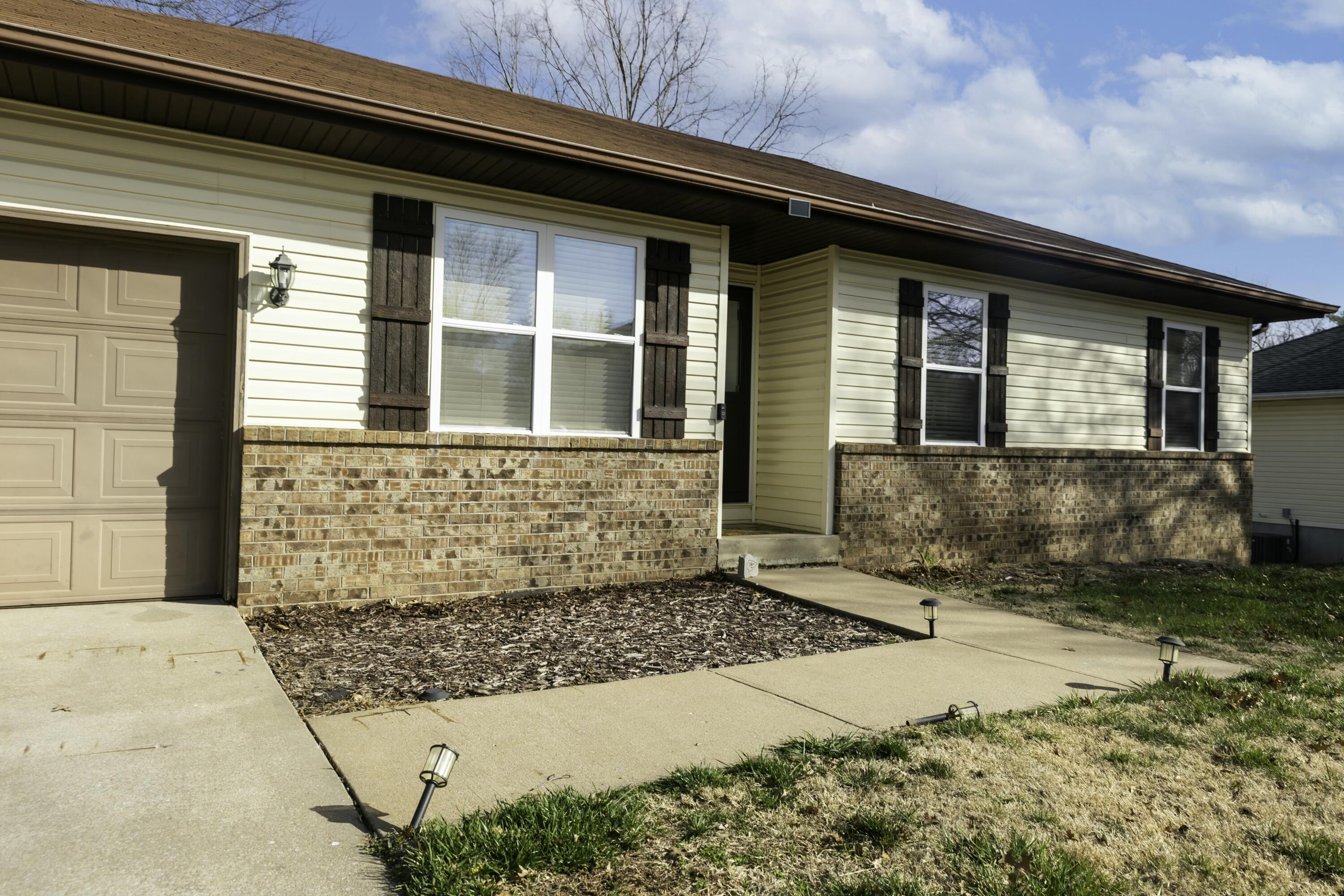 1513 West Meadow Avenue Property Photo 3