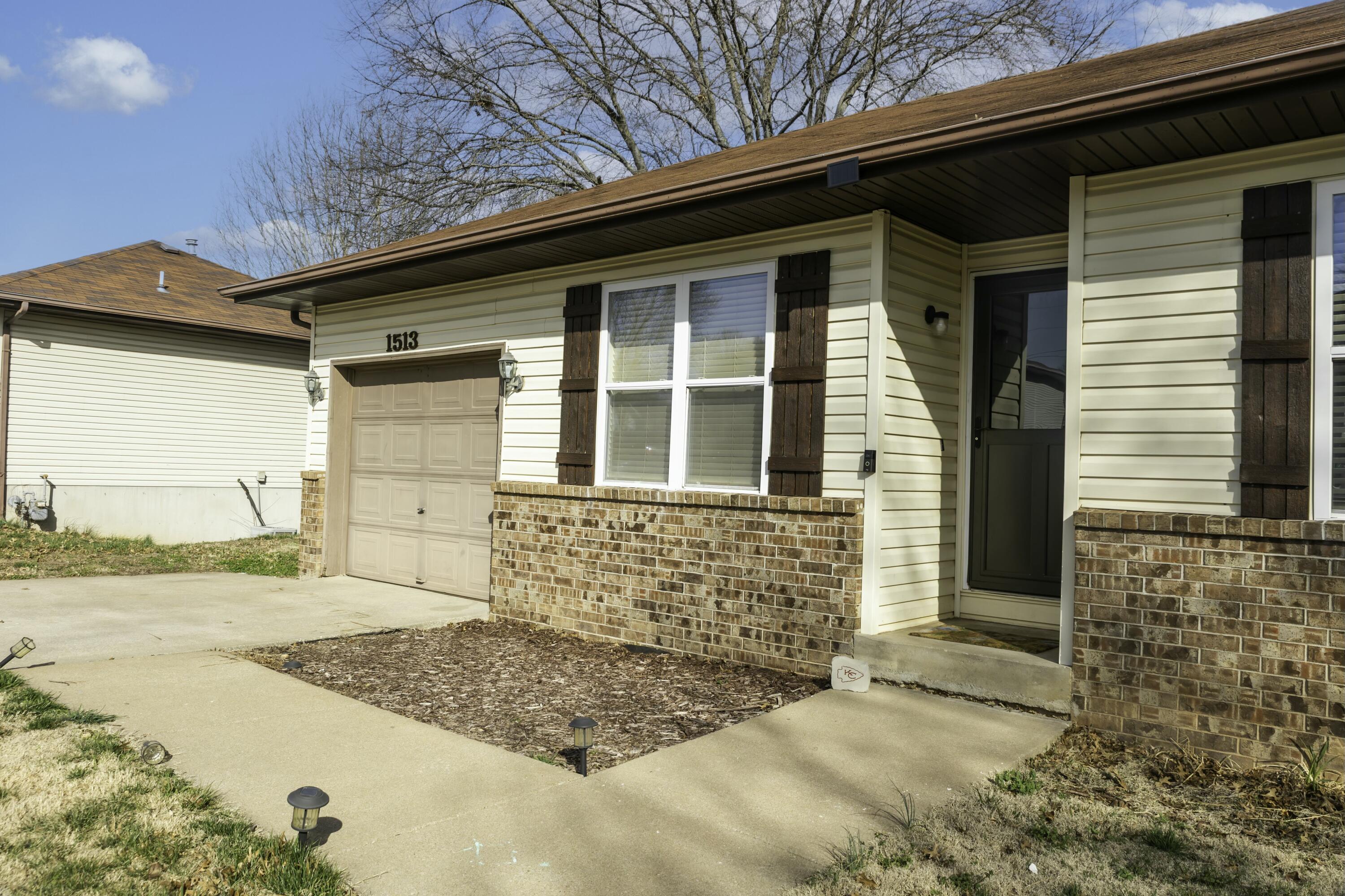 1513 West Meadow Avenue Property Photo 4