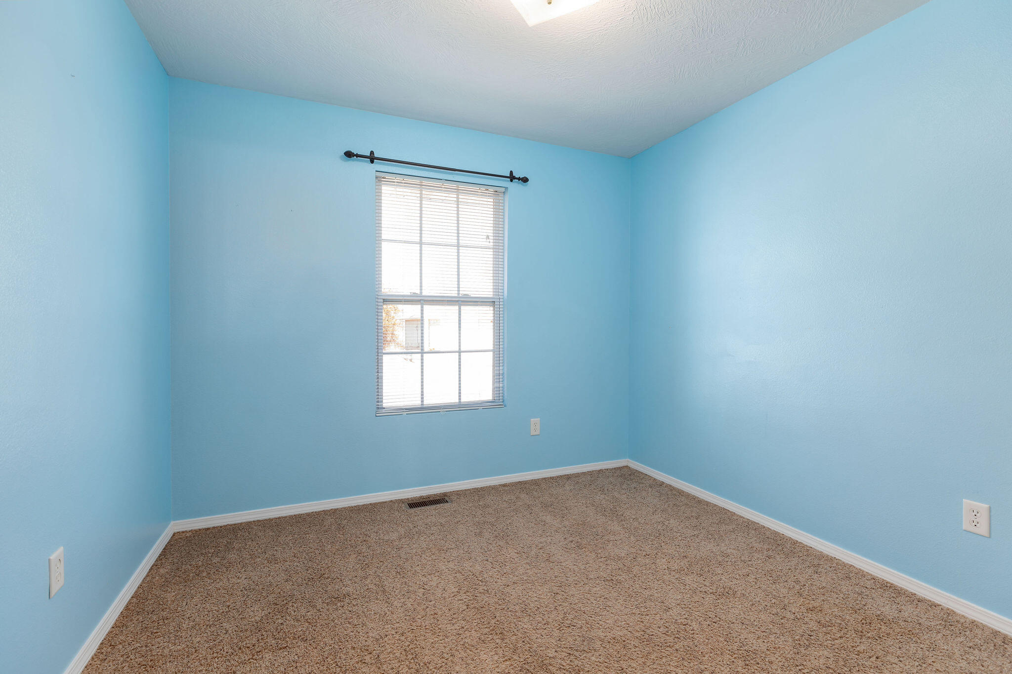 2480 West Brook Ridge Street Property Photo 9