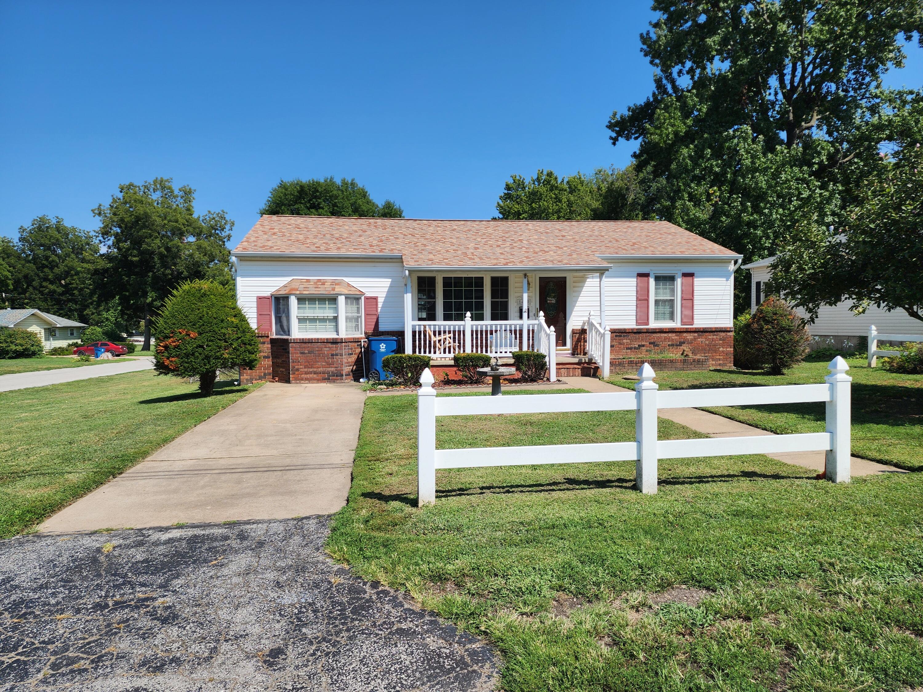 1400 Clinton St. Property Photo