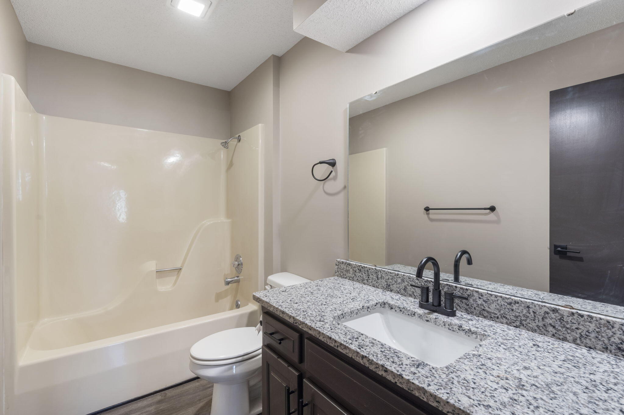 1039 West Maplewood Street Property Photo 15