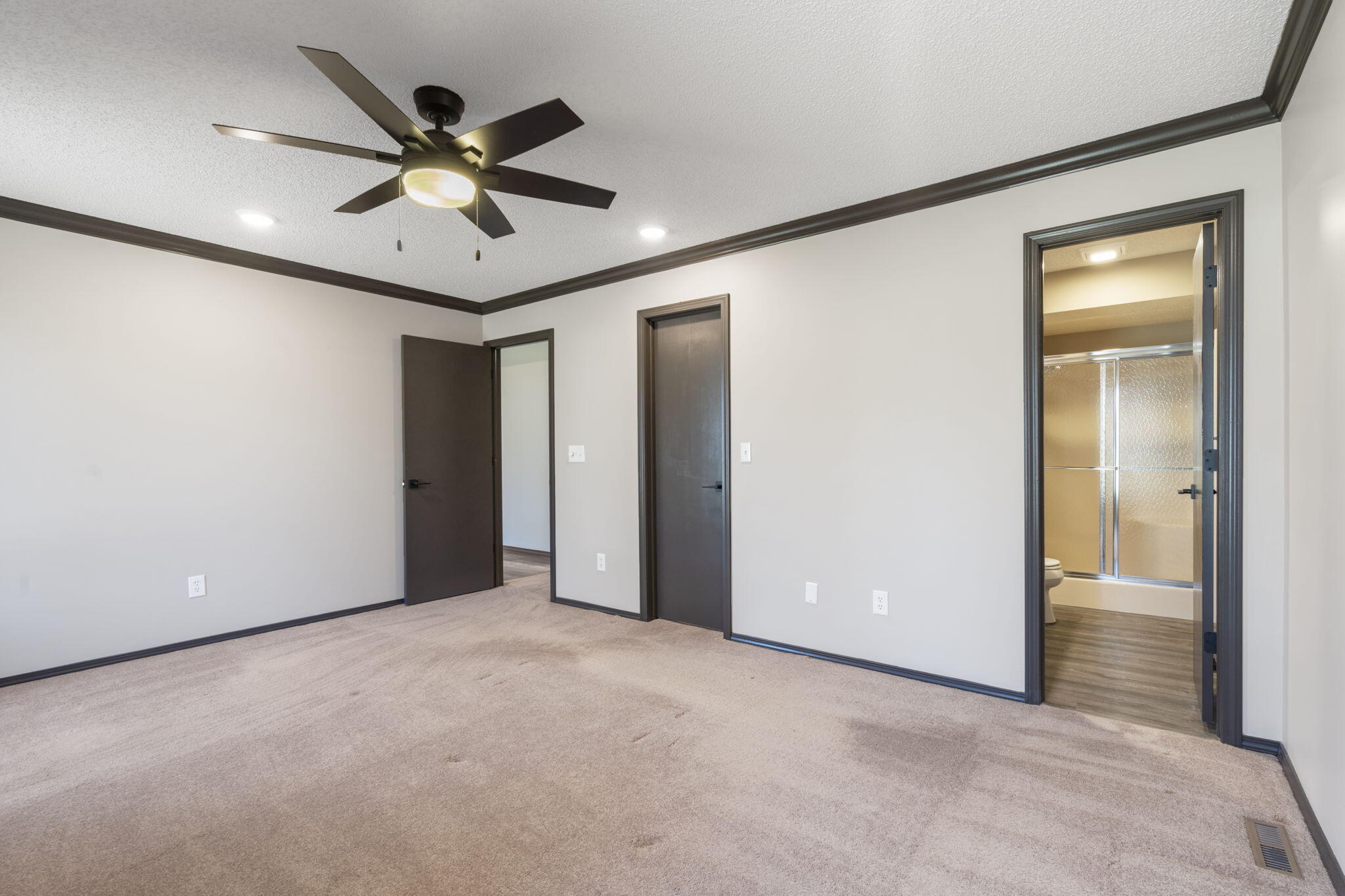 1039 West Maplewood Street Property Photo 18