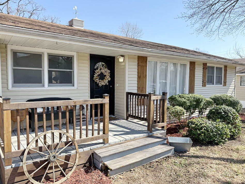 901 South Cedar Street Property Photo 4