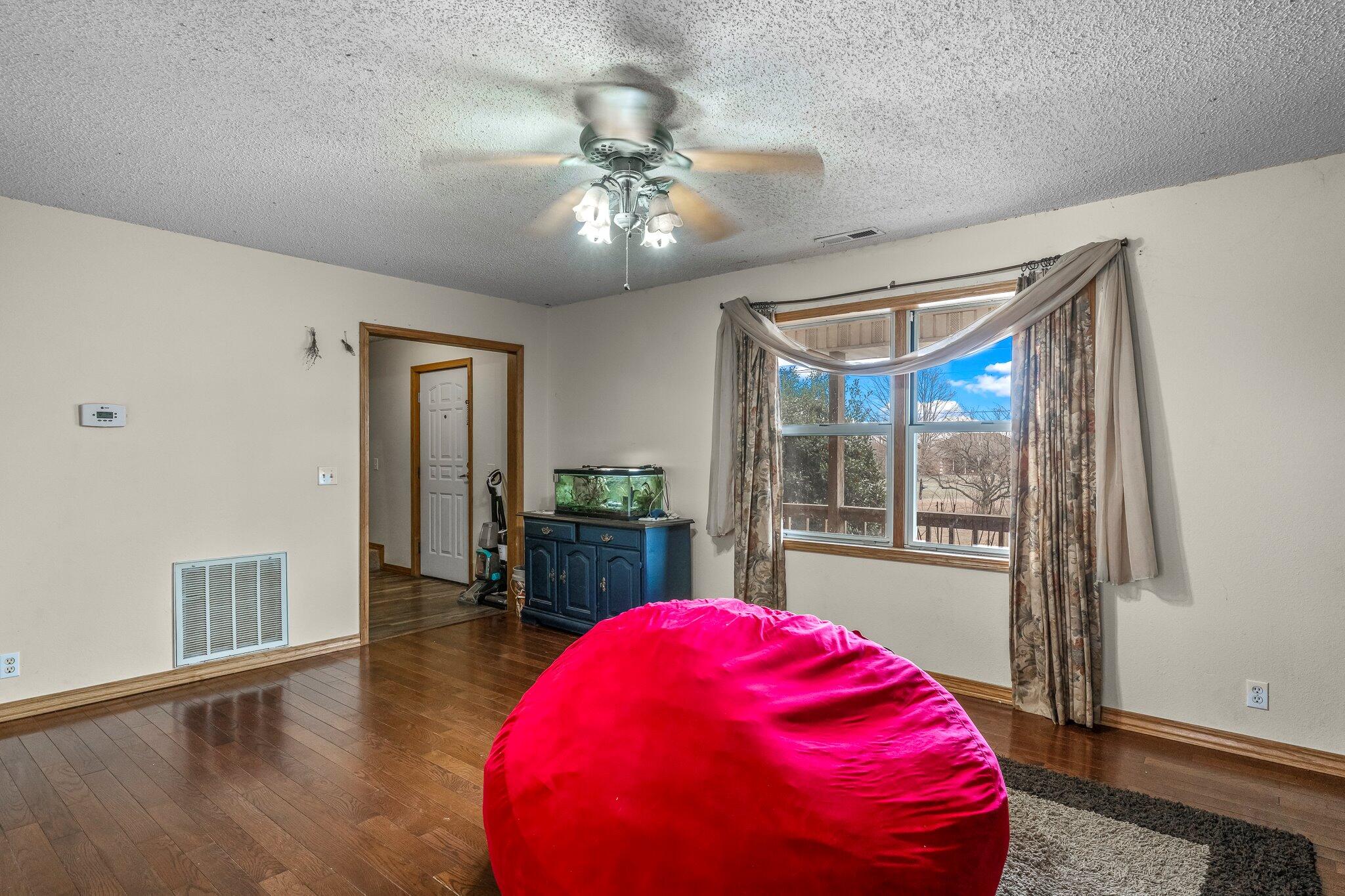 2379 Farm Road 1090 Property Photo 6