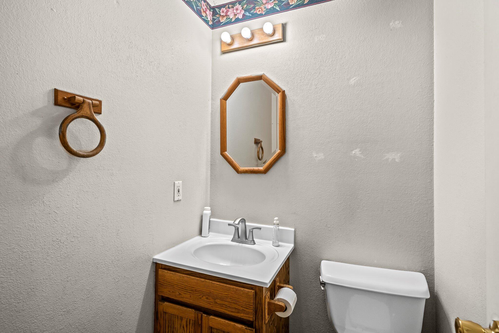 2379 Farm Road 1090 Property Photo 11