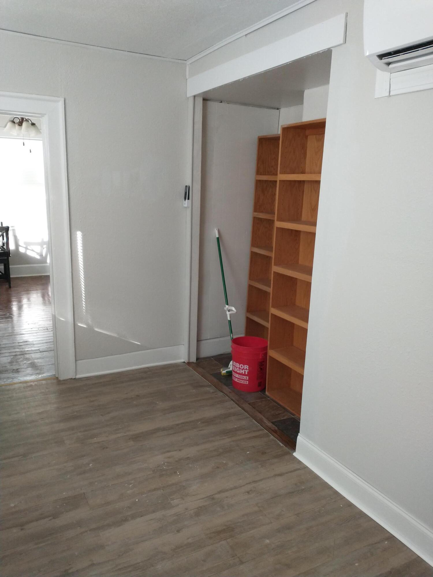 640 West Central Street Property Photo 12