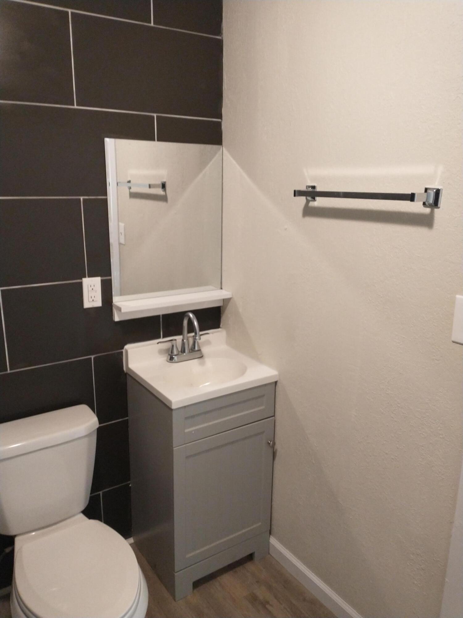 640 West Central Street Property Photo 24