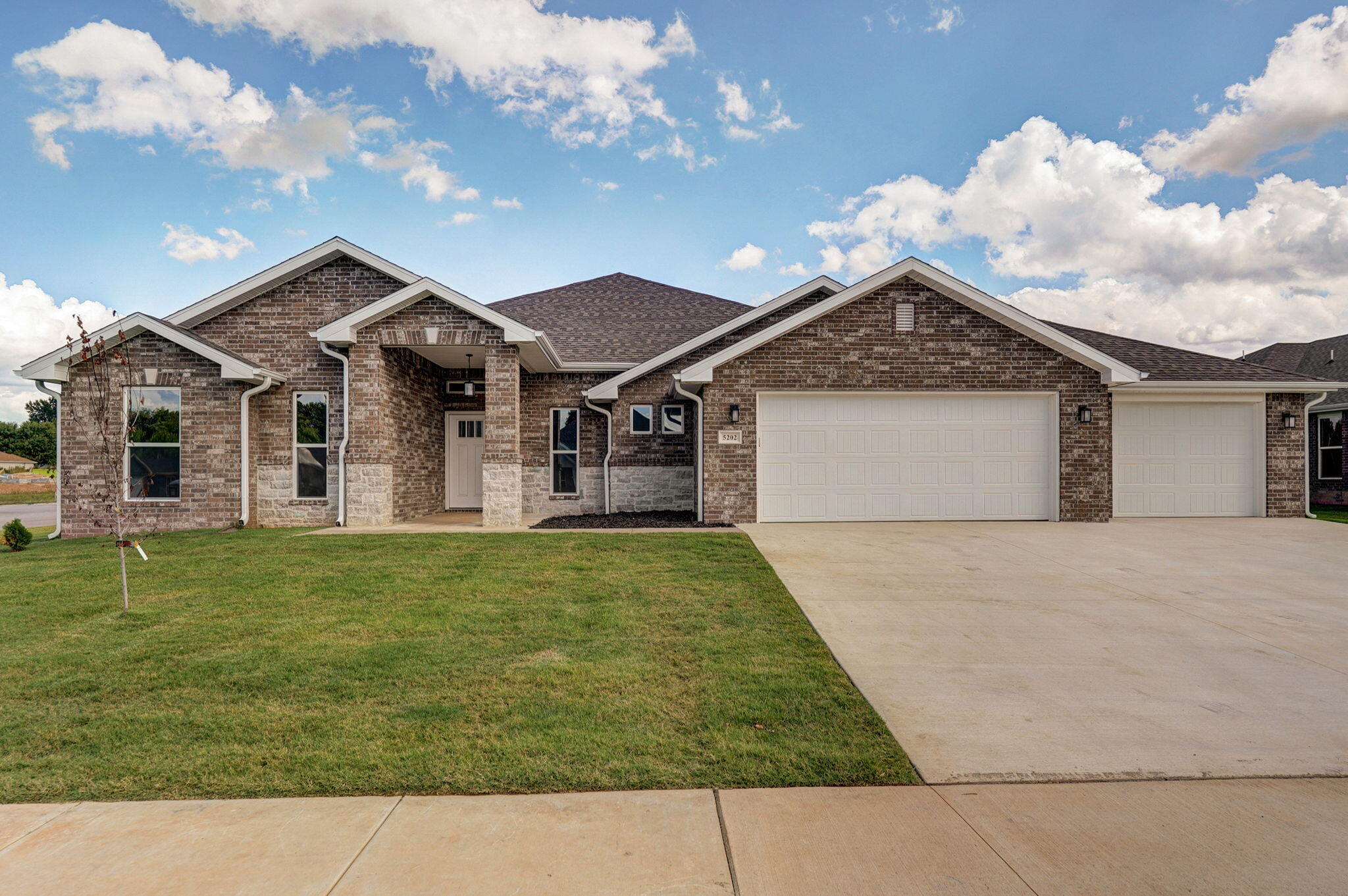 5202 South April Court Property Photo 1