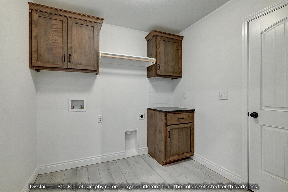 5202 South April Court Property Photo 13