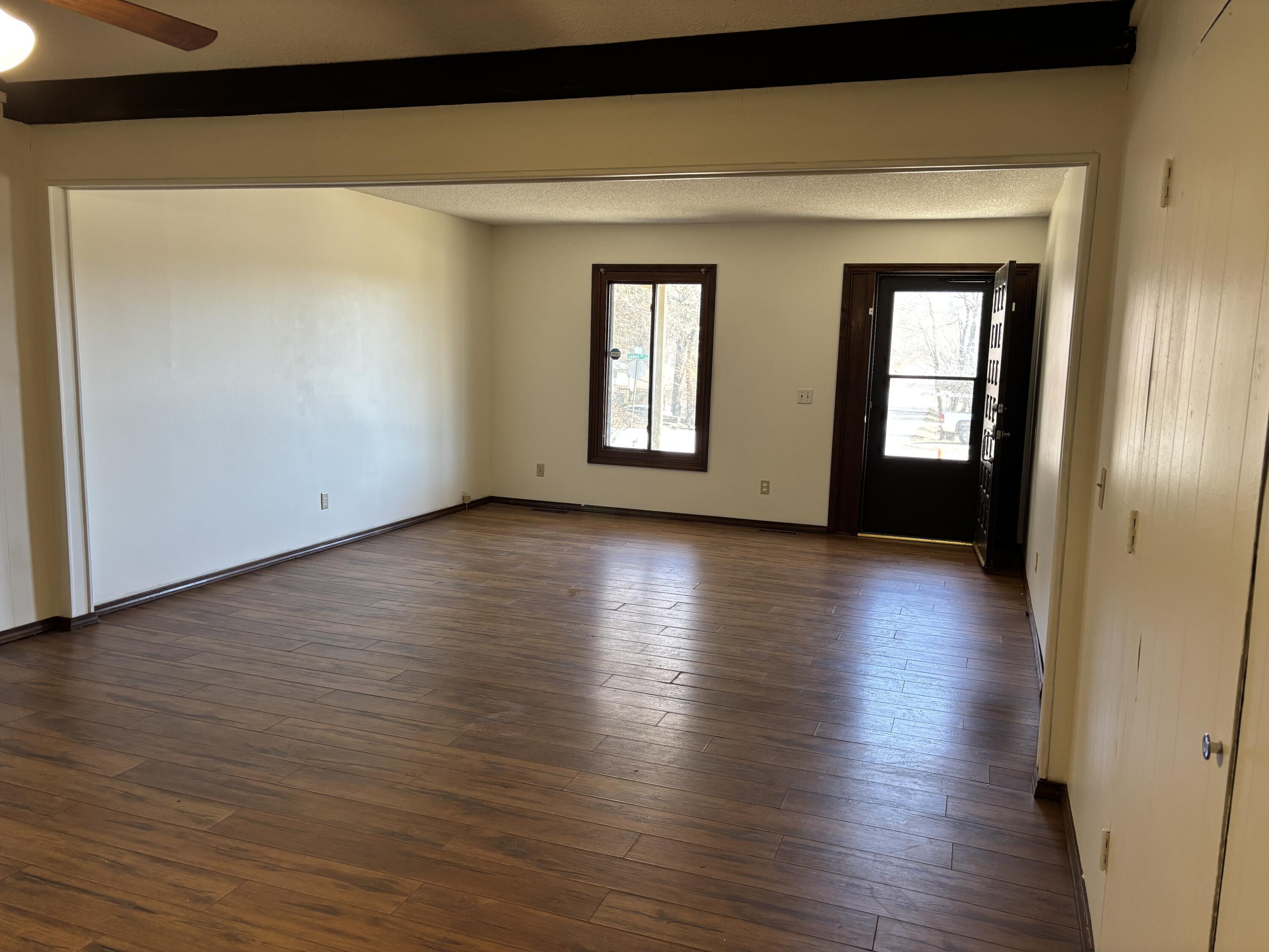 4951 South James Avenue Property Photo 4