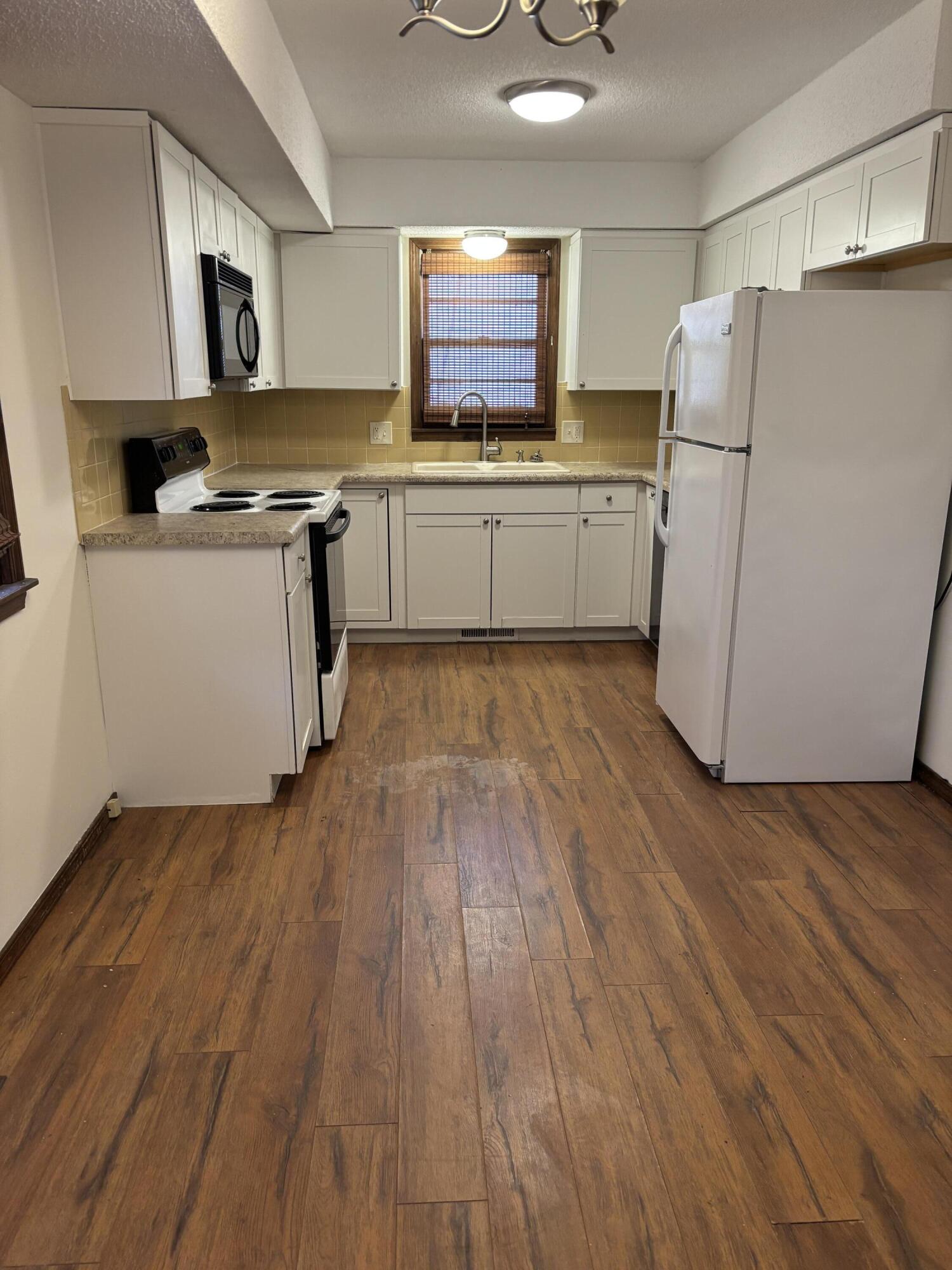 4951 South James Avenue Property Photo 9